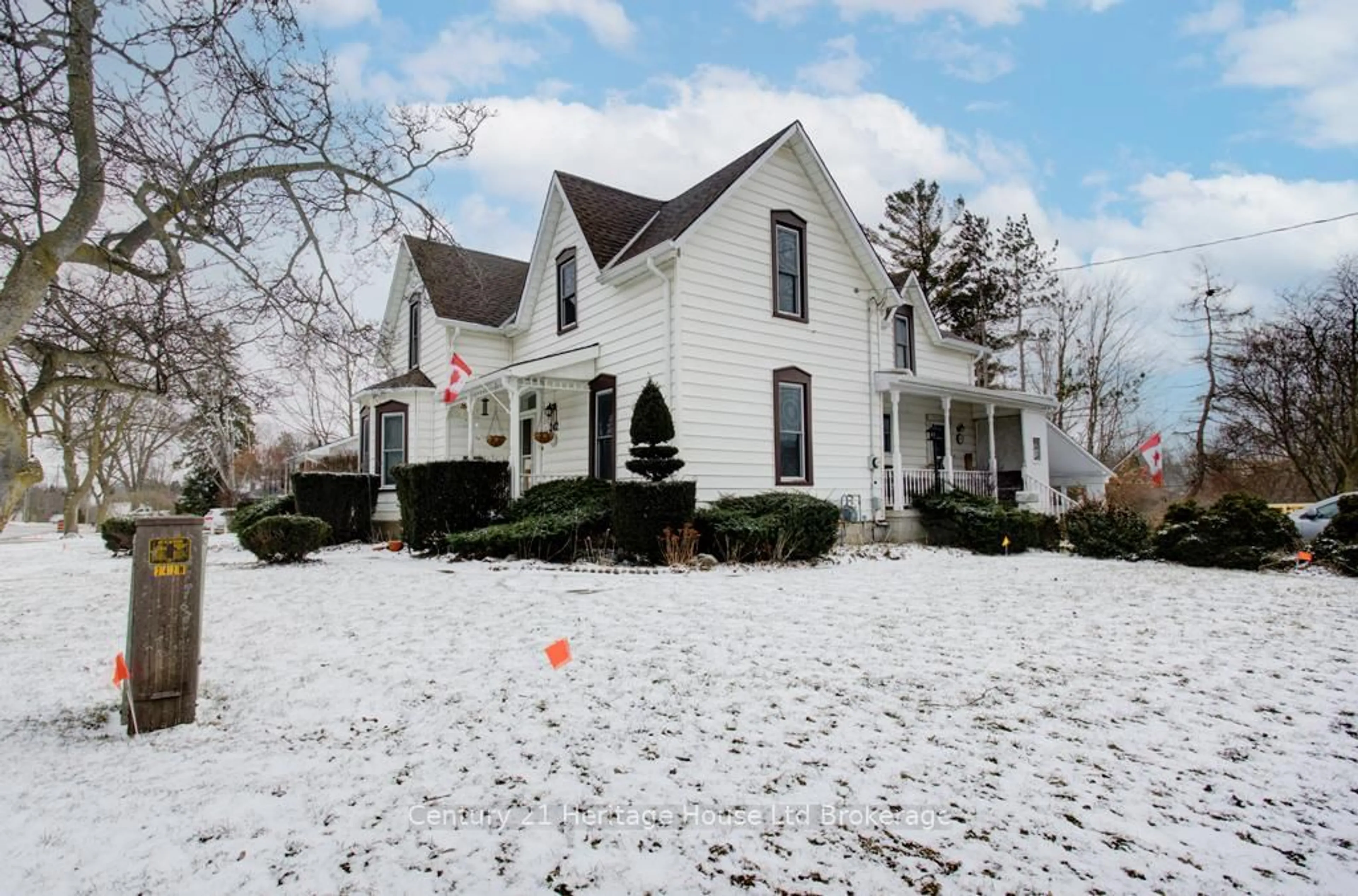 A pic from outside/outdoor area/front of a property/back of a property/a pic from drone, street for 242 Wonham St, Ingersoll Ontario N5C 2Z6