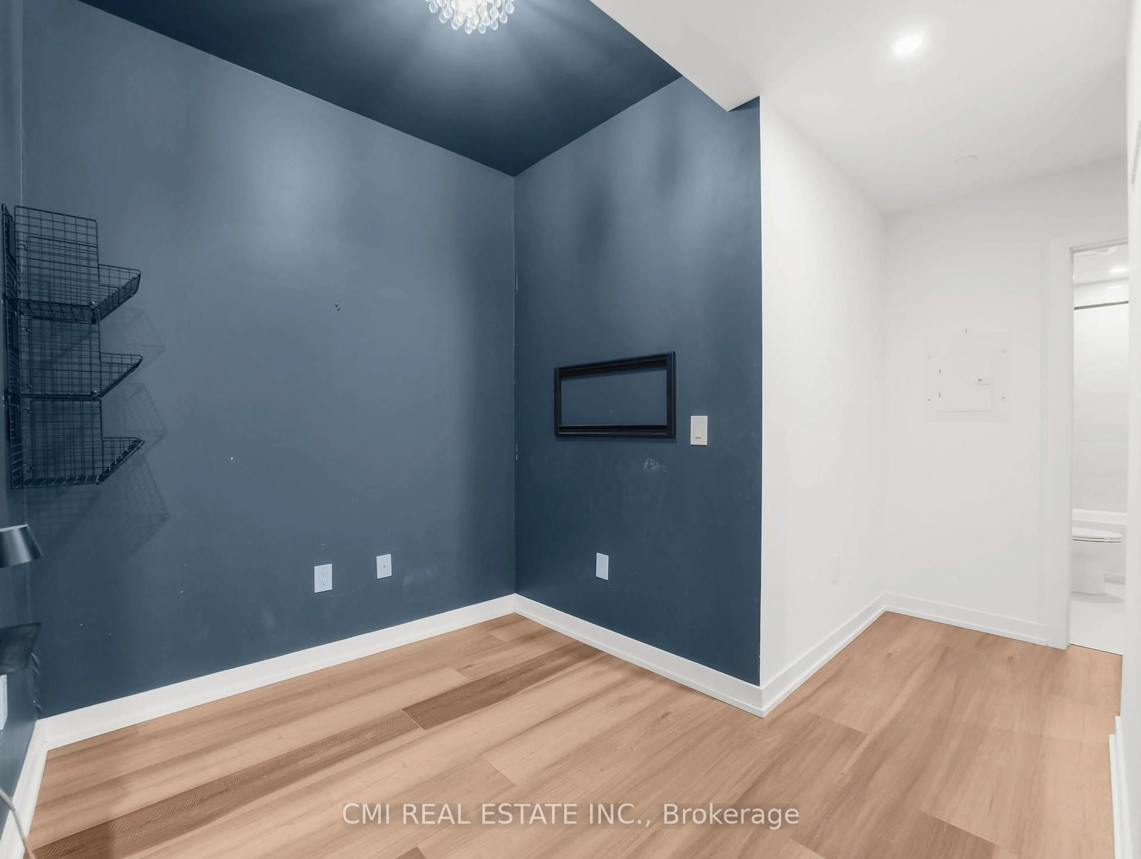 A pic of a room for 5 Wellington St #411, Kitchener Ontario N2G 0E3