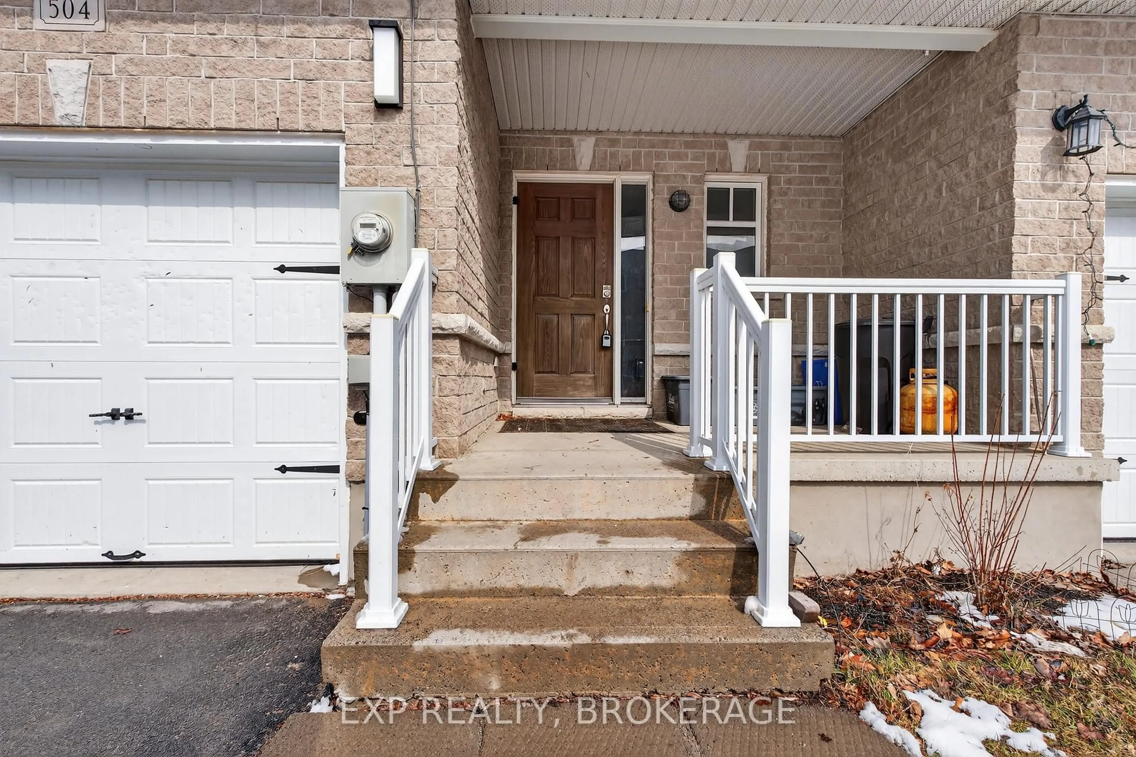 Indoor entryway for 504 ST MARTHA St, Kingston Ontario K7K 0A5
