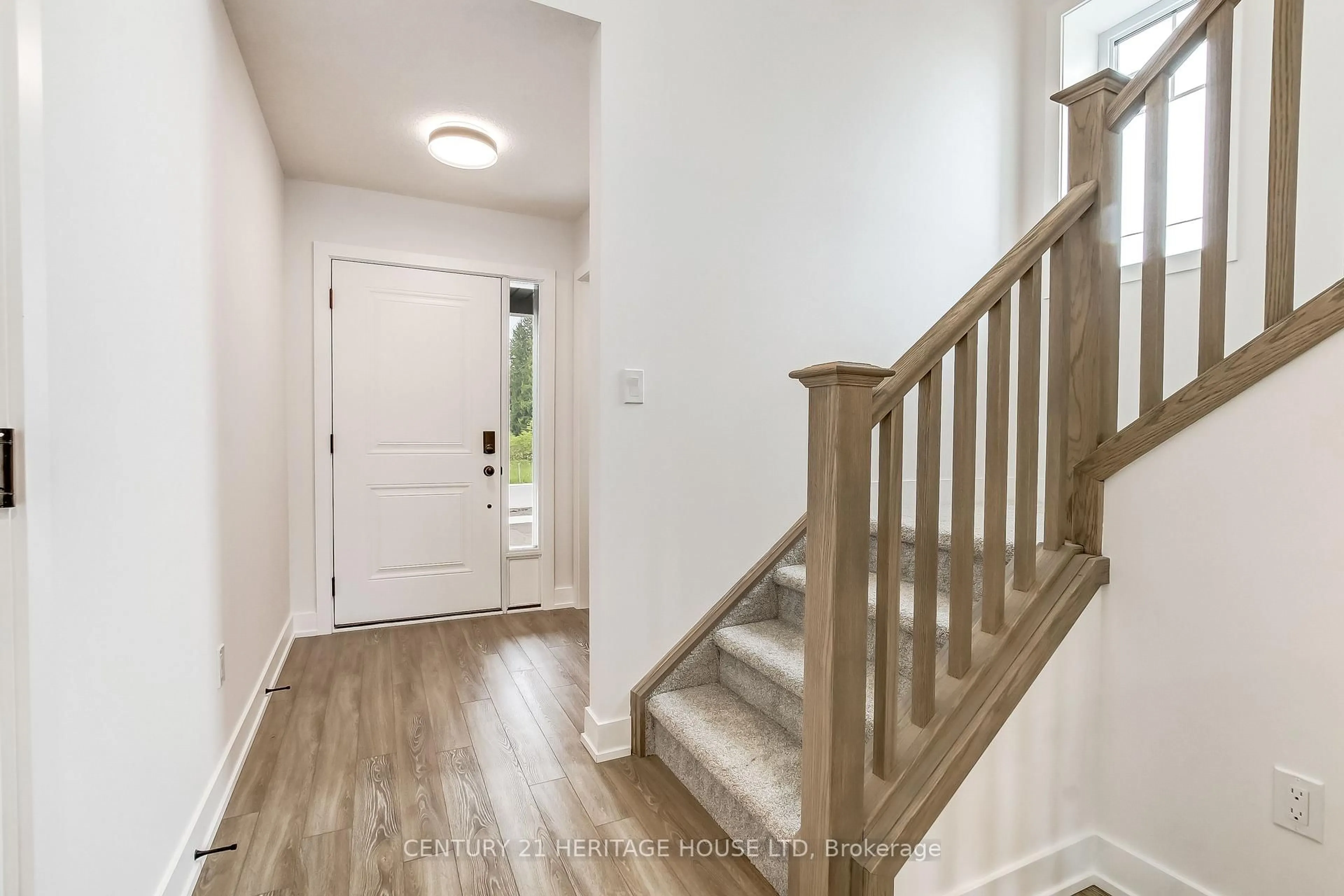 Indoor entryway for 36 Hawks Gate, Central Elgin Ontario N5R 0R2