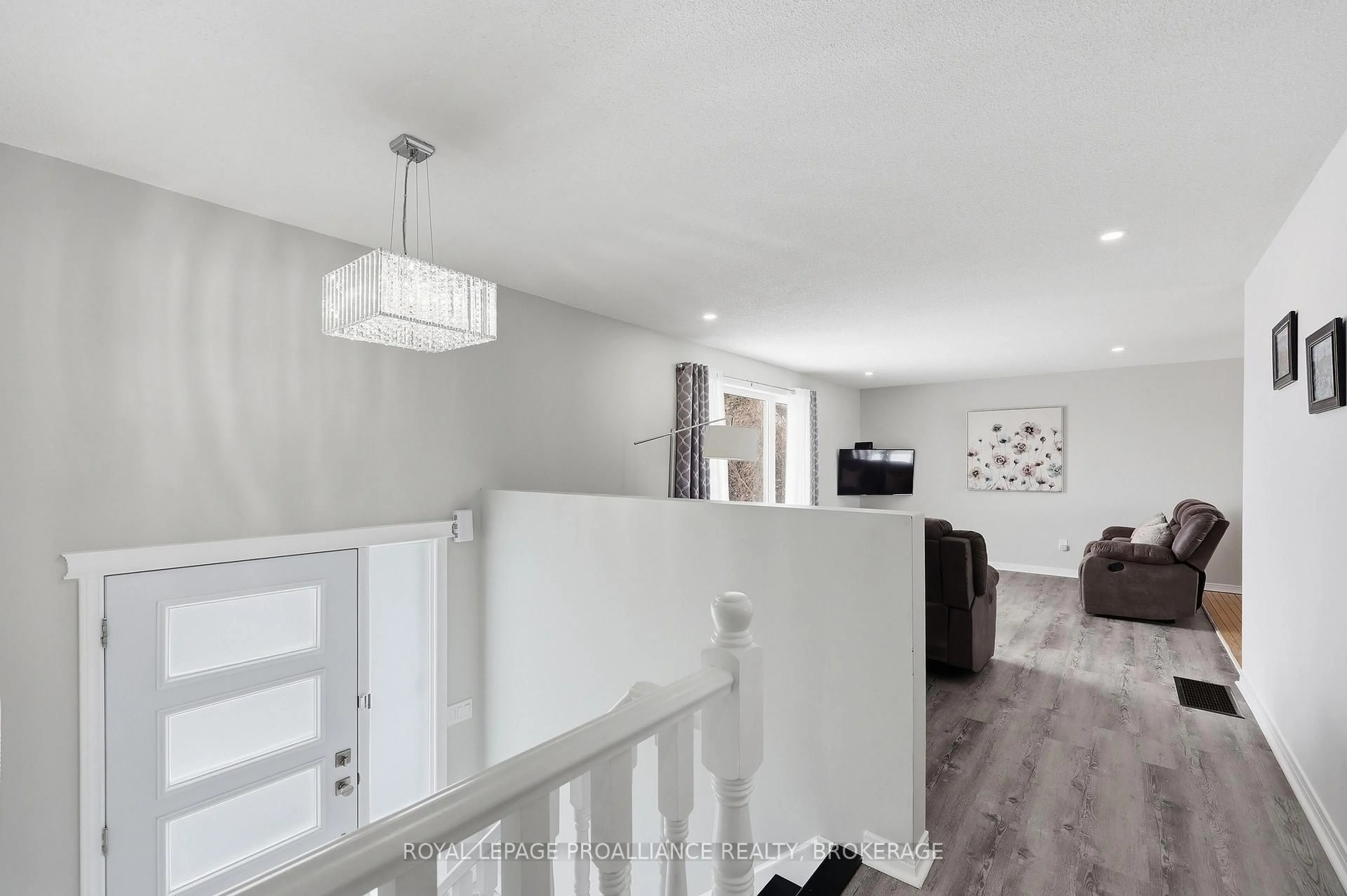 Unknown for 4318 County Road 6, Yarker Ontario K0K 3N0