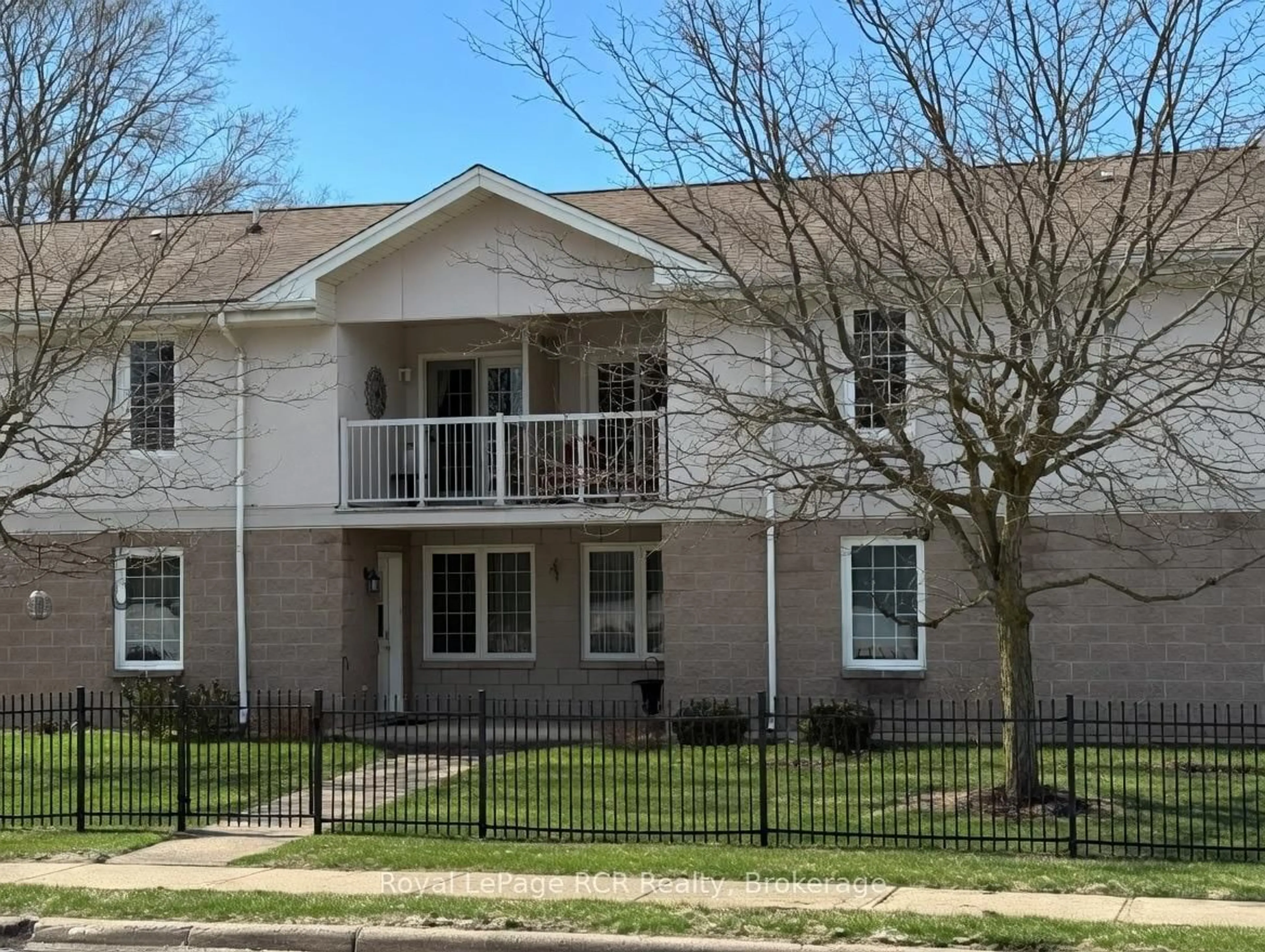 Home with vinyl exterior material, street for 1550 12TH Ave #203, Owen Sound Ontario N4K 6Z3