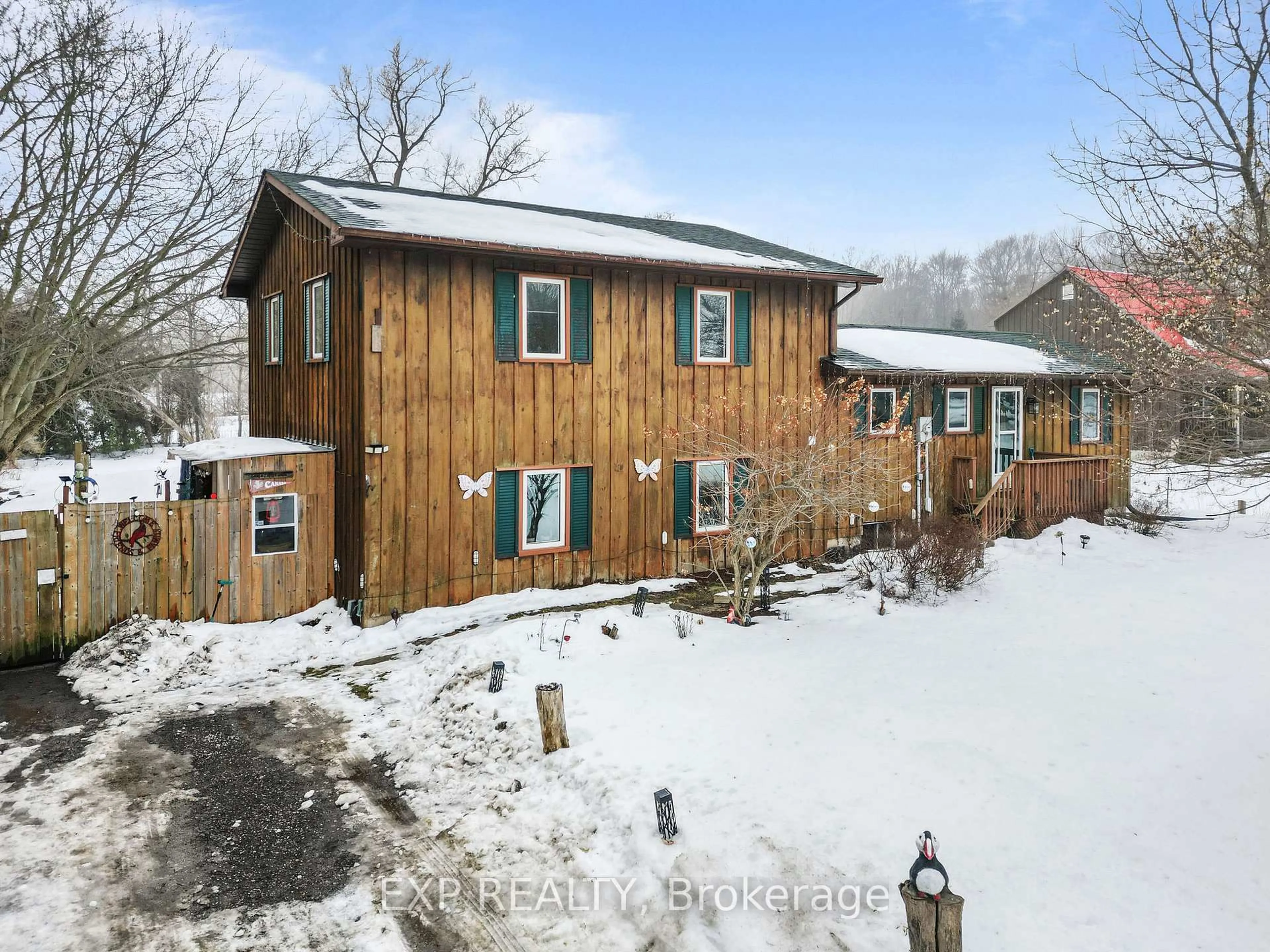 A pic from outside/outdoor area/front of a property/back of a property/a pic from drone, unknown for 49319 Nova Scotia Line, Malahide Ontario N5H 2R2