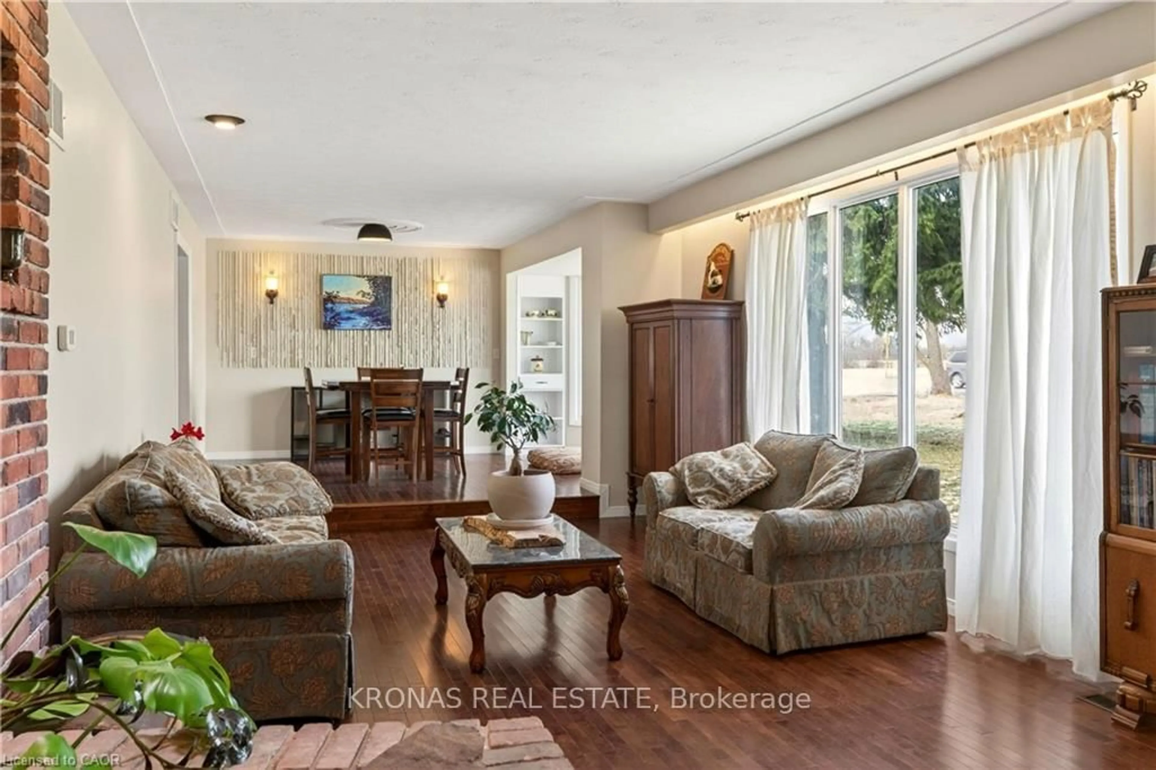 Living room with furniture, unknown for 548 Book Rd, Hamilton Ontario L9G 3L1