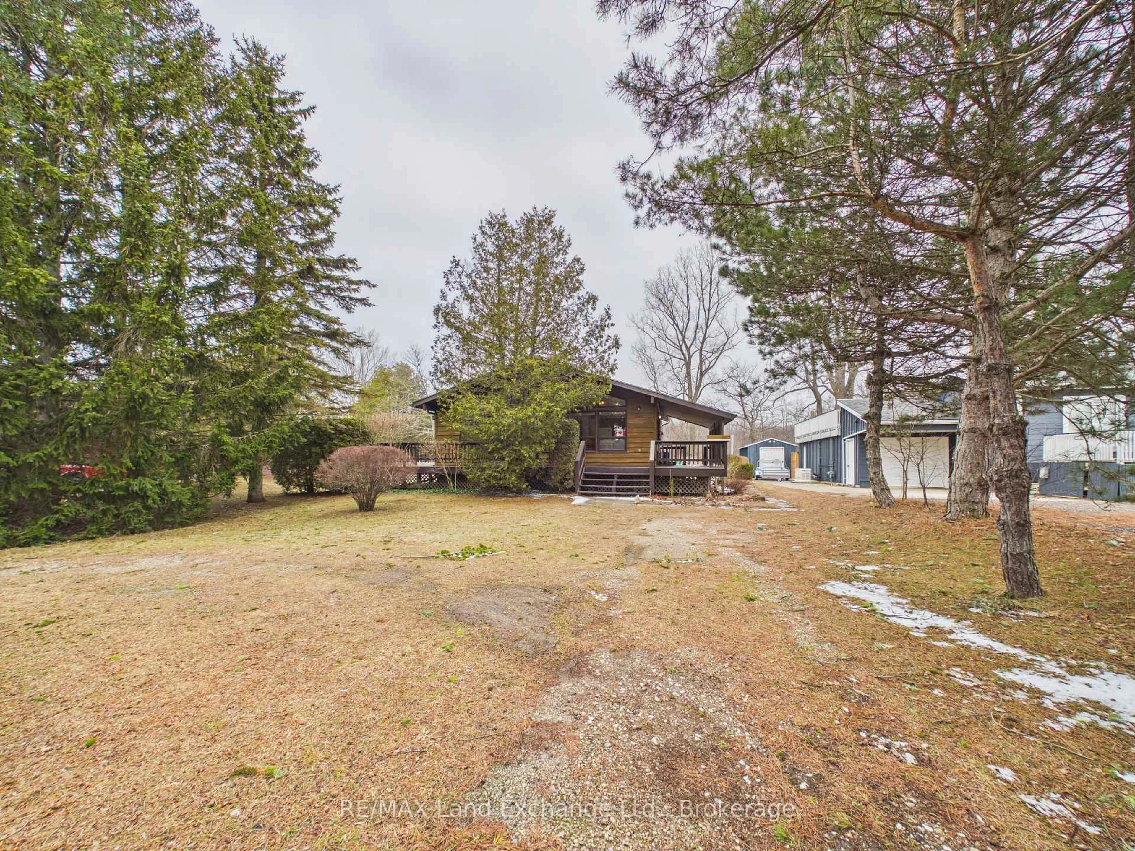A pic from outside/outdoor area/front of a property/back of a property/a pic from drone, mountain view for 144 Bell Dr, Huron-Kinloss Ontario N2Z 0B3