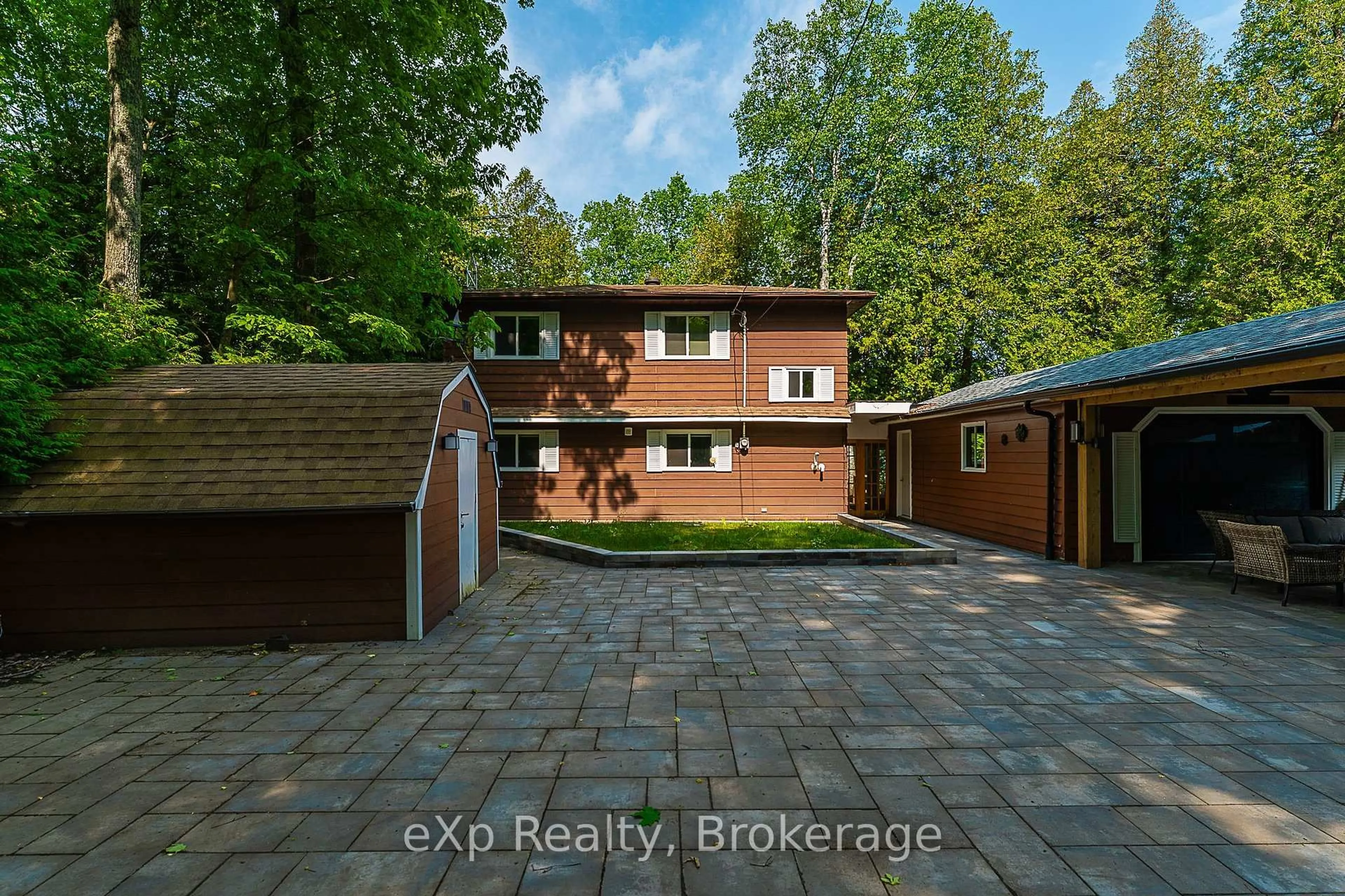 A pic from outside/outdoor area/front of a property/back of a property/a pic from drone, street for 170 Francis Dr, Georgian Bluffs Ontario N0H 2K0