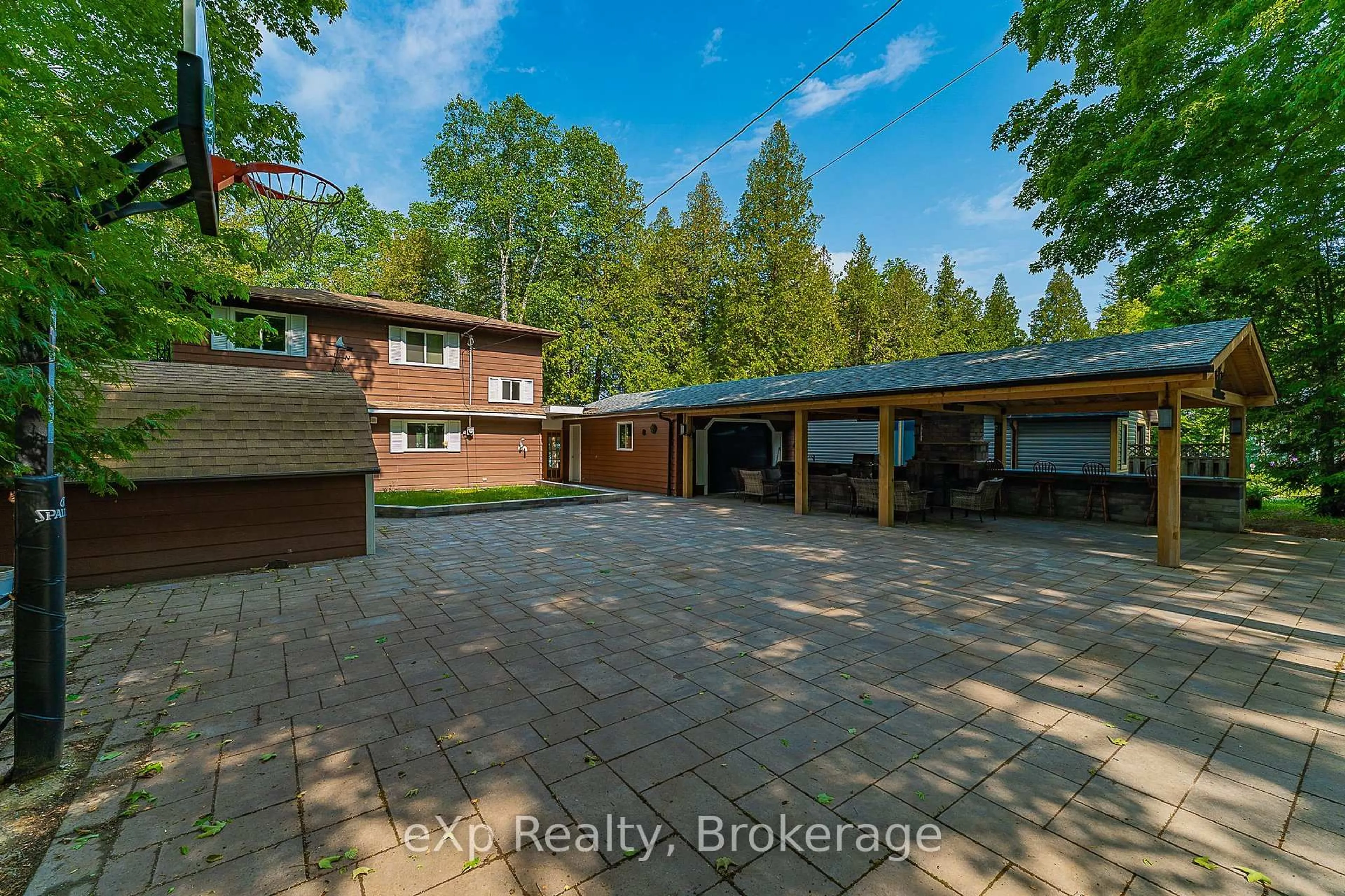 A pic from outside/outdoor area/front of a property/back of a property/a pic from drone, unknown for 170 Francis Dr, Georgian Bluffs Ontario N0H 2K0