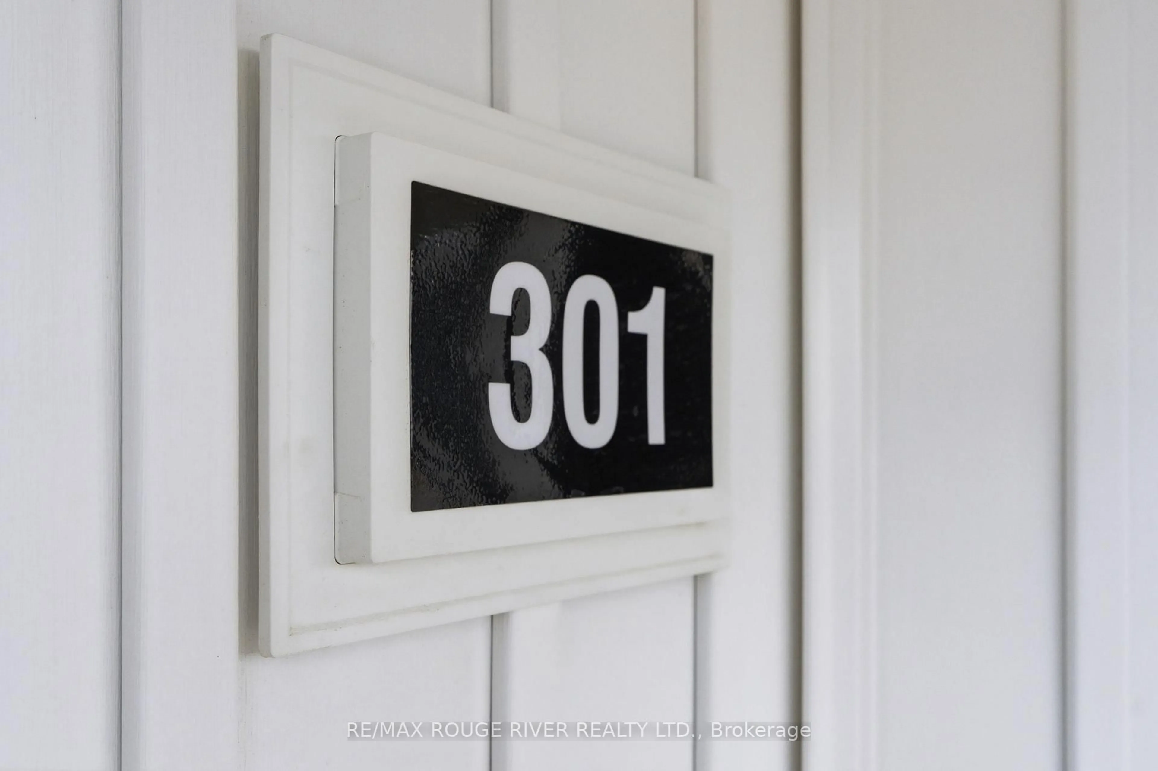 Indoor entryway for 14 MEADOWCREEK Dr #301, Brighton Ontario K0K 1H0