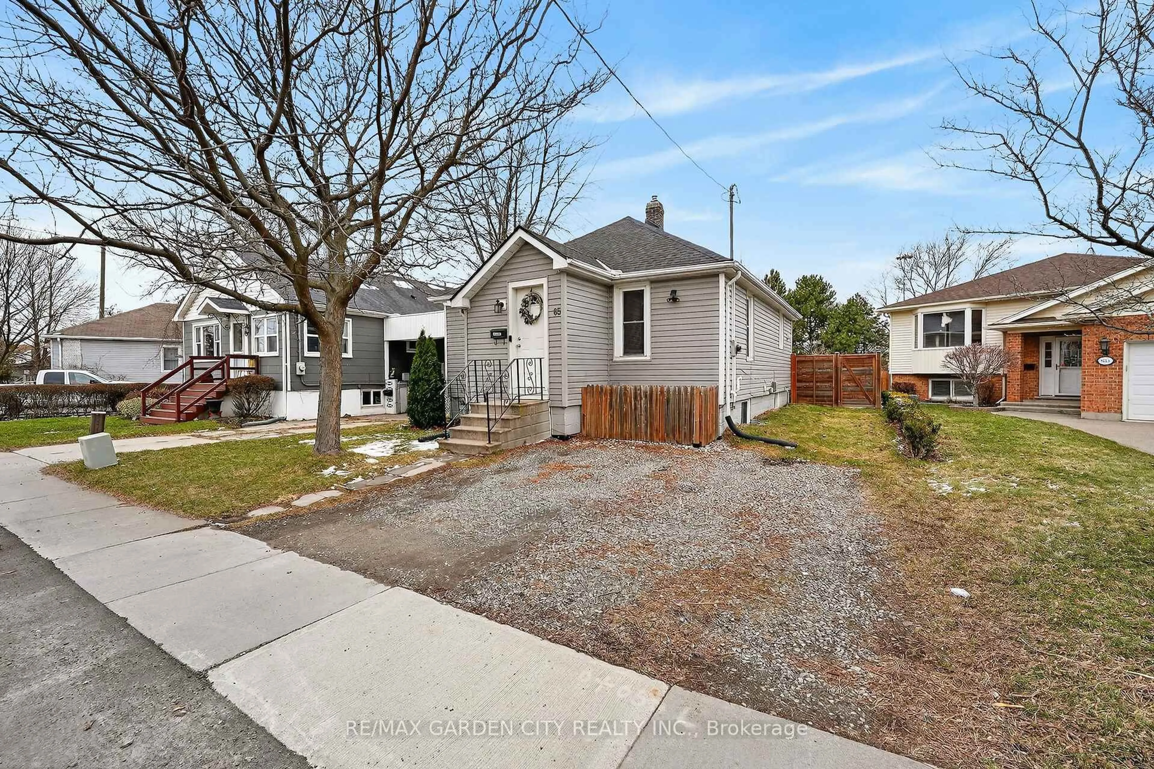 Unknown for 65 Scott St, St. Catharines Ontario L2R 1E3