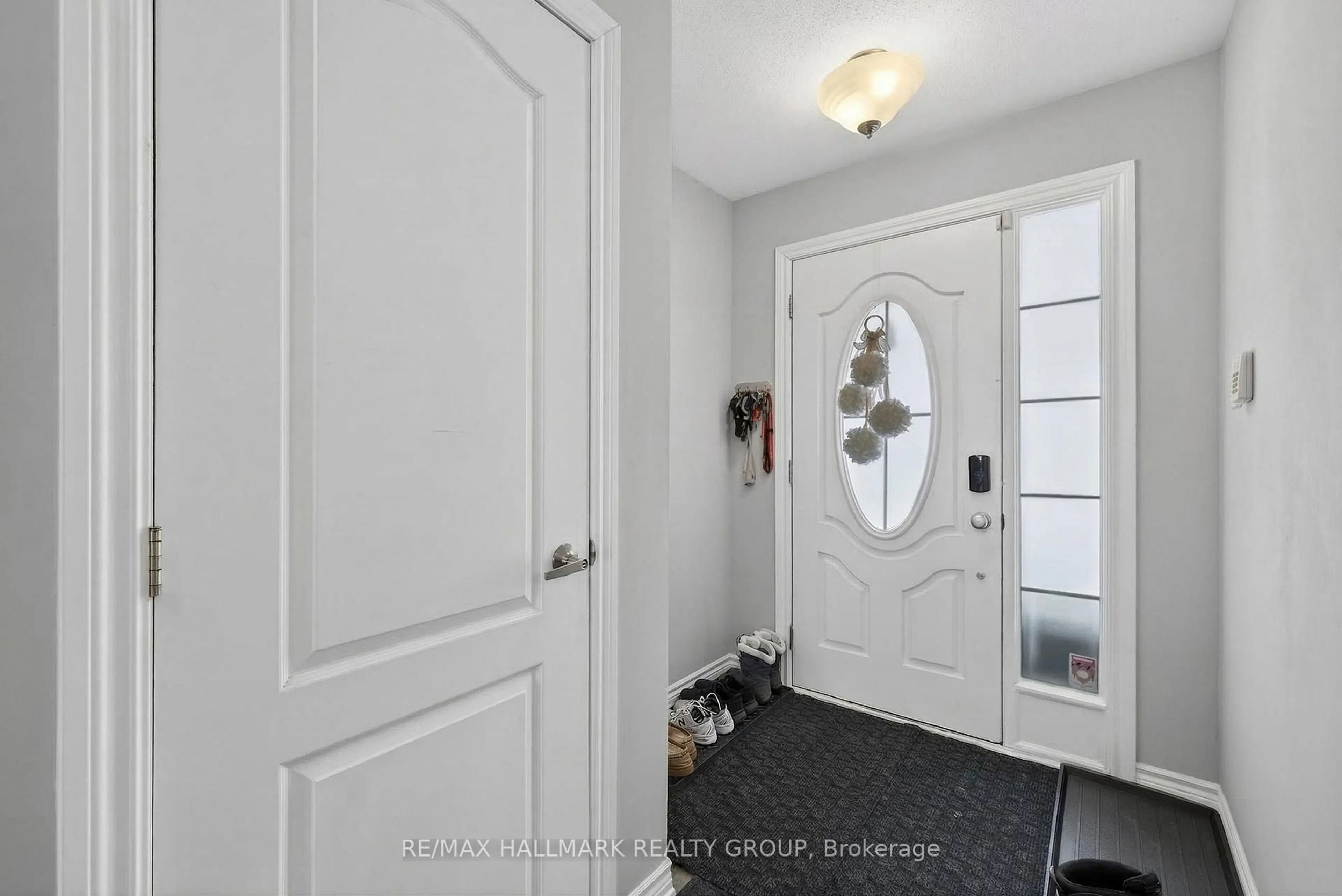 Indoor entryway for 81 Switch Grass Cres, Ottawa Ontario K2J 5Z3