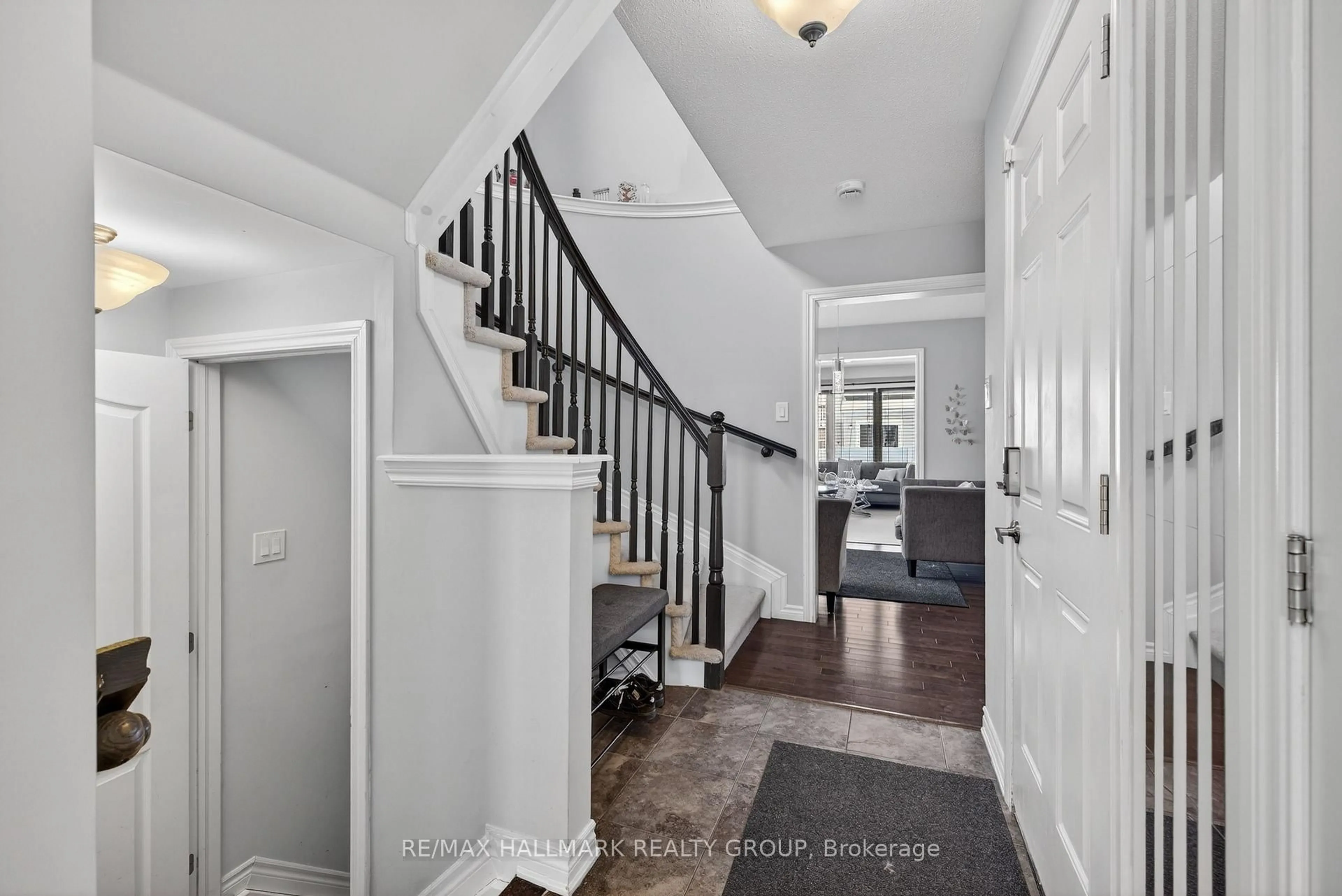 Indoor entryway for 81 Switch Grass Cres, Ottawa Ontario K2J 5Z3