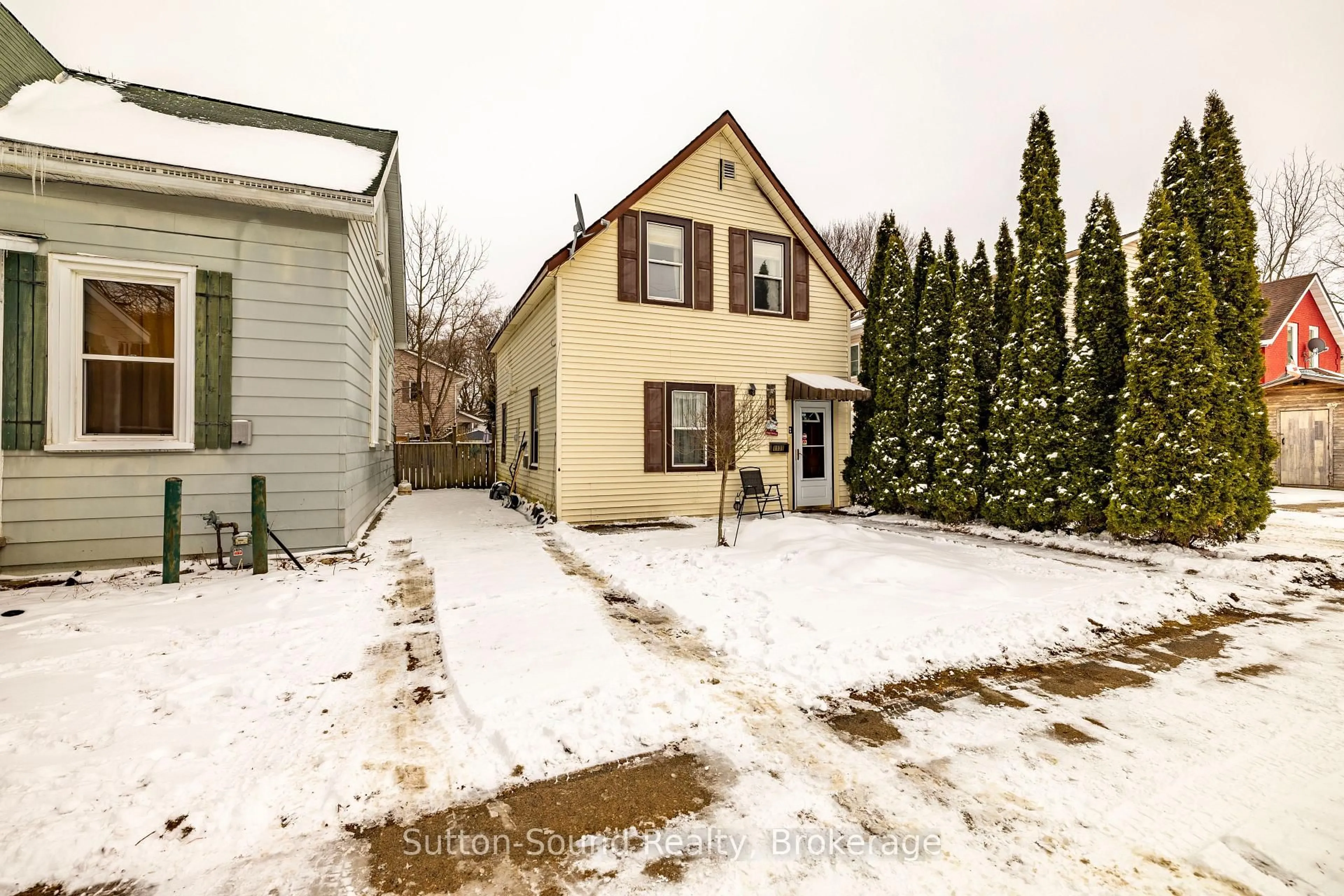 Unknown for 1131 3rd Ave, Owen Sound Ontario N4K 4P9