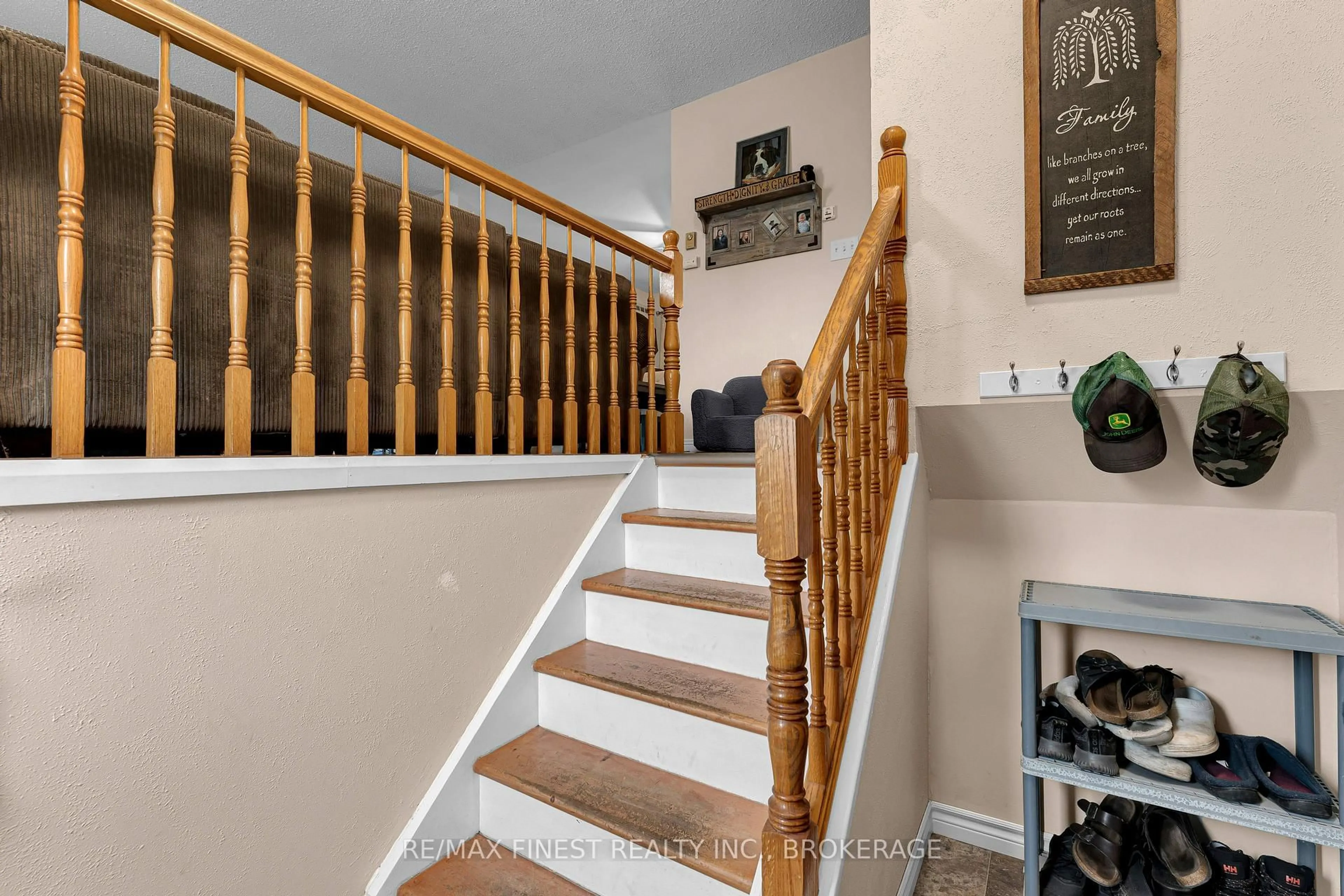 Unknown for 305 Church St, Greater Napanee Ontario K7R 3X9