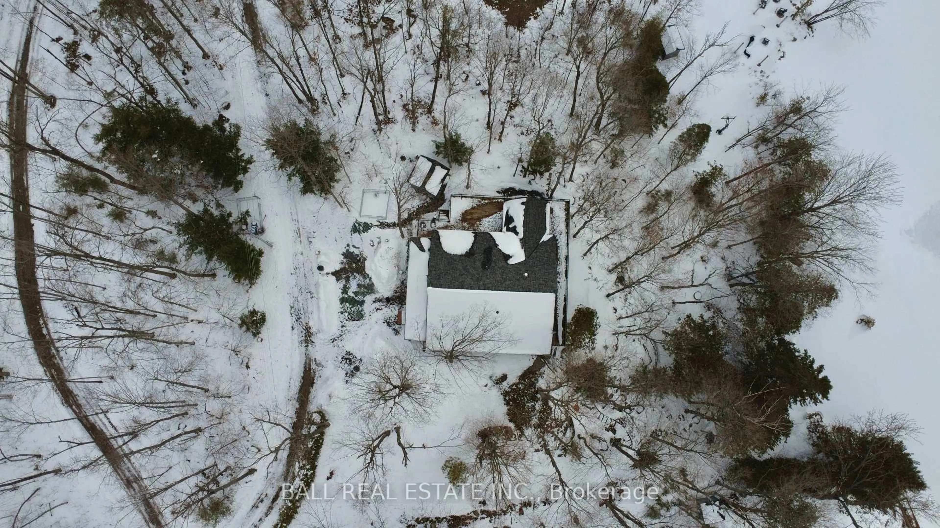 A pic from outside/outdoor area/front of a property/back of a property/a pic from drone, building for 3186 Buckhorn Lane, Selwyn Ontario K0L 2H0