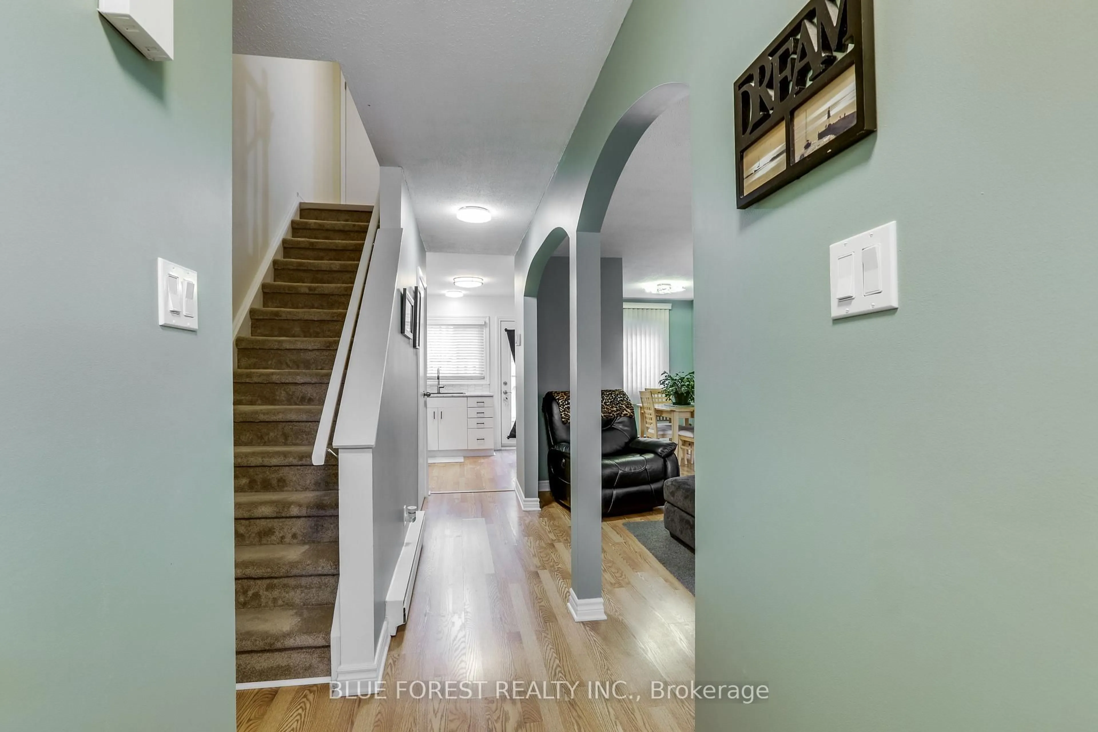 Indoor entryway for 166 Southdale Rd #54, London South Ontario N6J 2J1