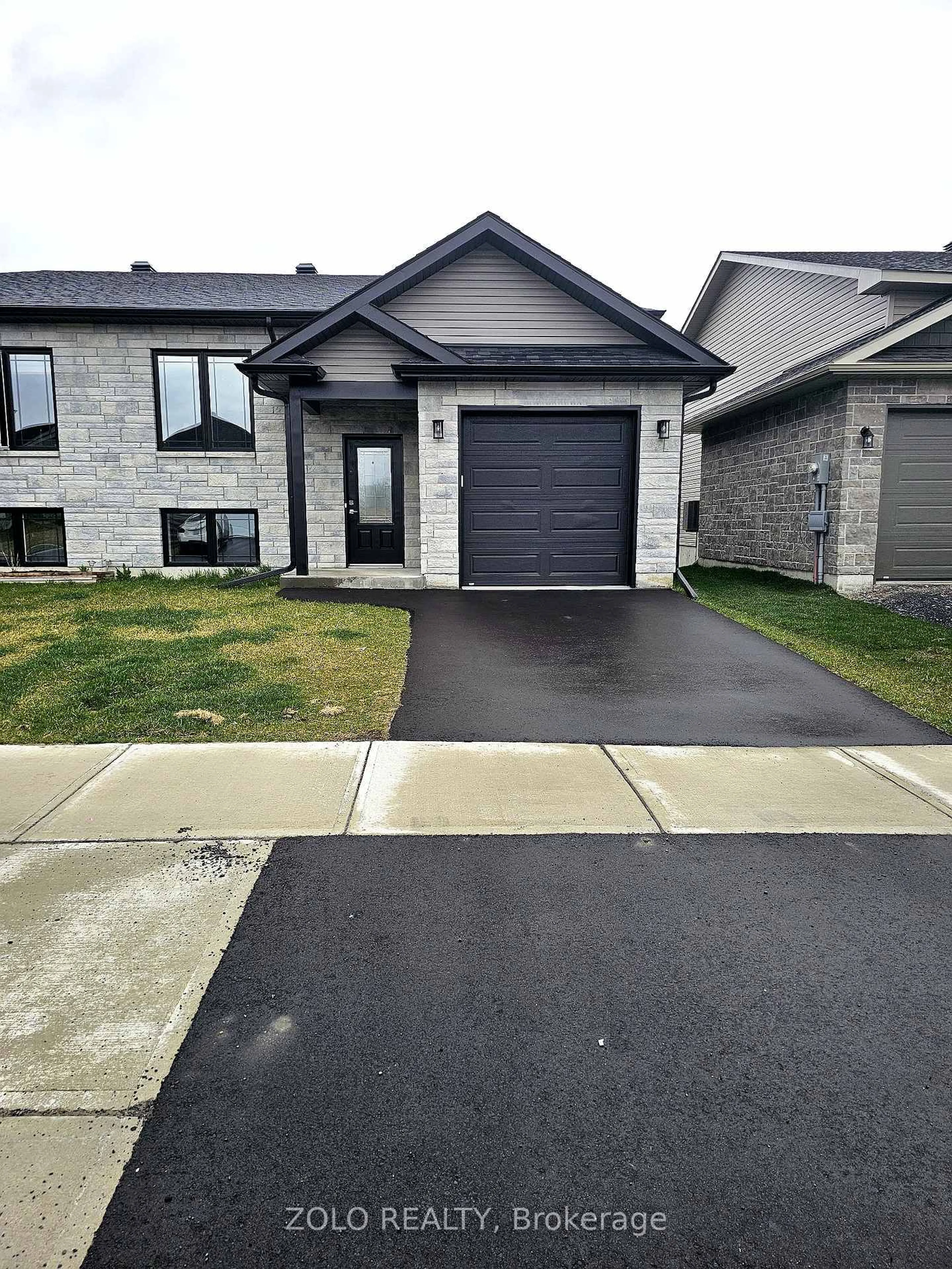 Unknown for 210 Ruby Dr, Cornwall Ontario K6H 0J9