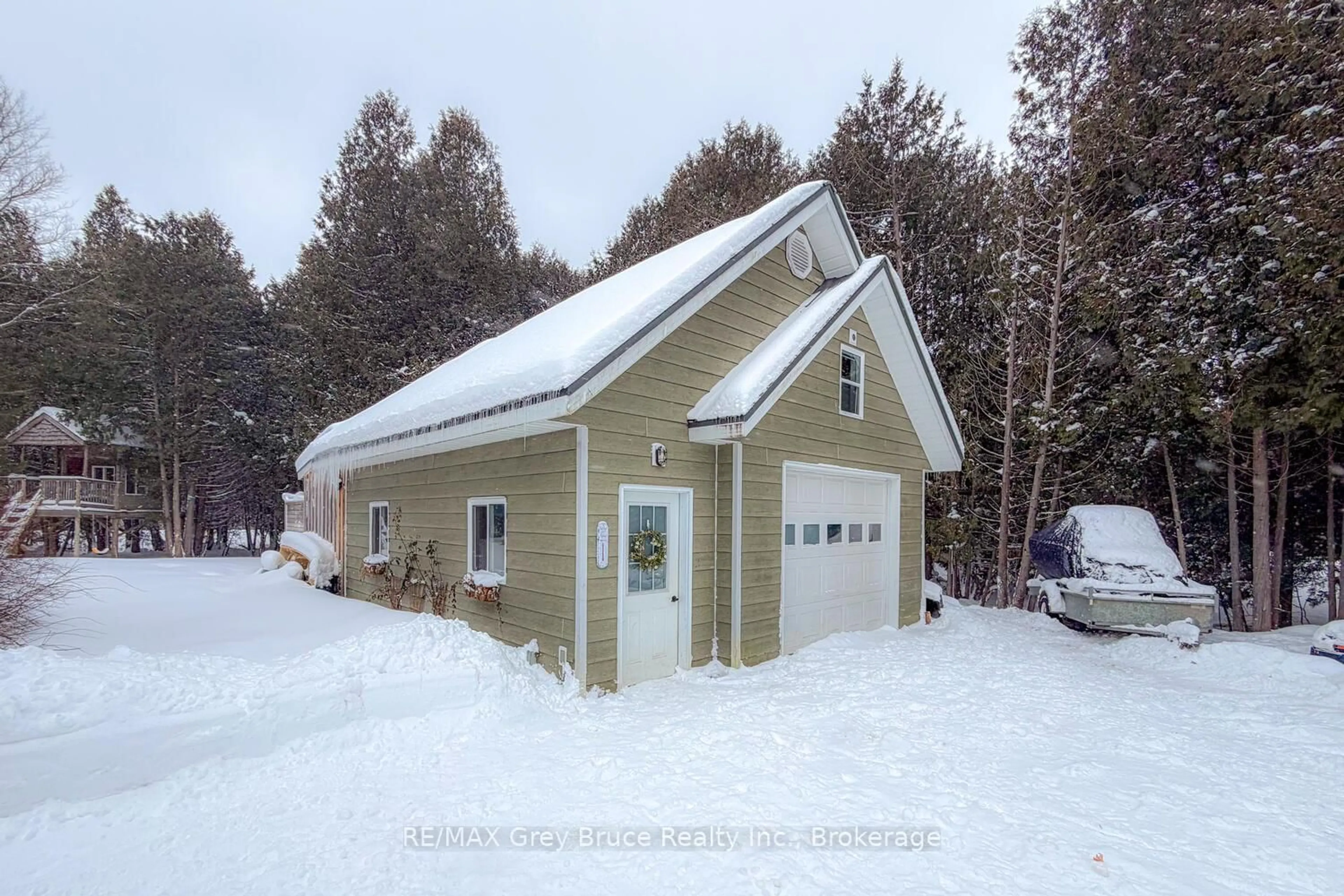 Indoor garage for 32 Sandy Pines Tr, South Bruce Peninsula Ontario N0H 2G0
