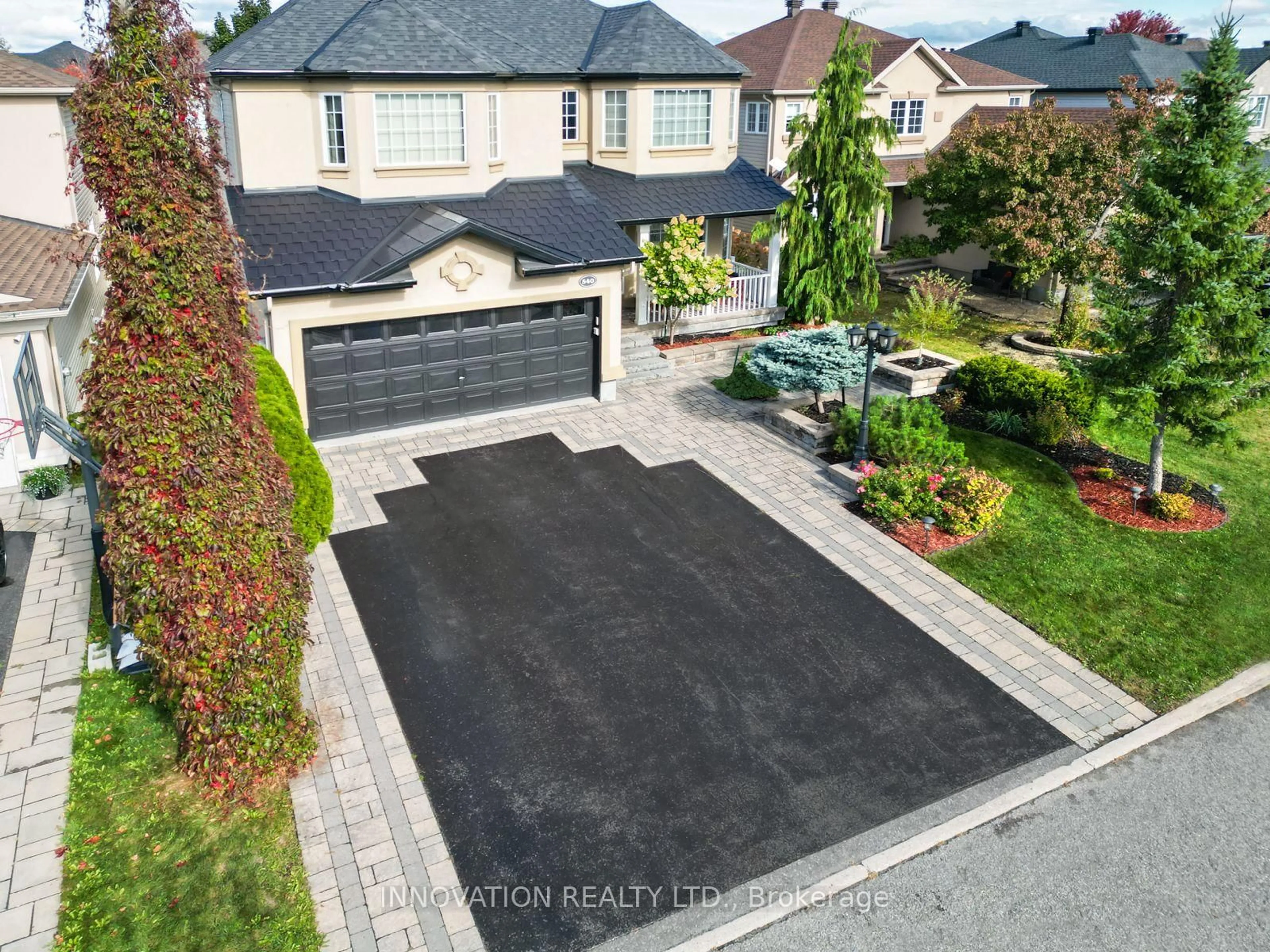 A pic from outside/outdoor area/front of a property/back of a property/a pic from drone, street for 540 Pine Vista Dr, Ottawa Ontario K4A 5A7