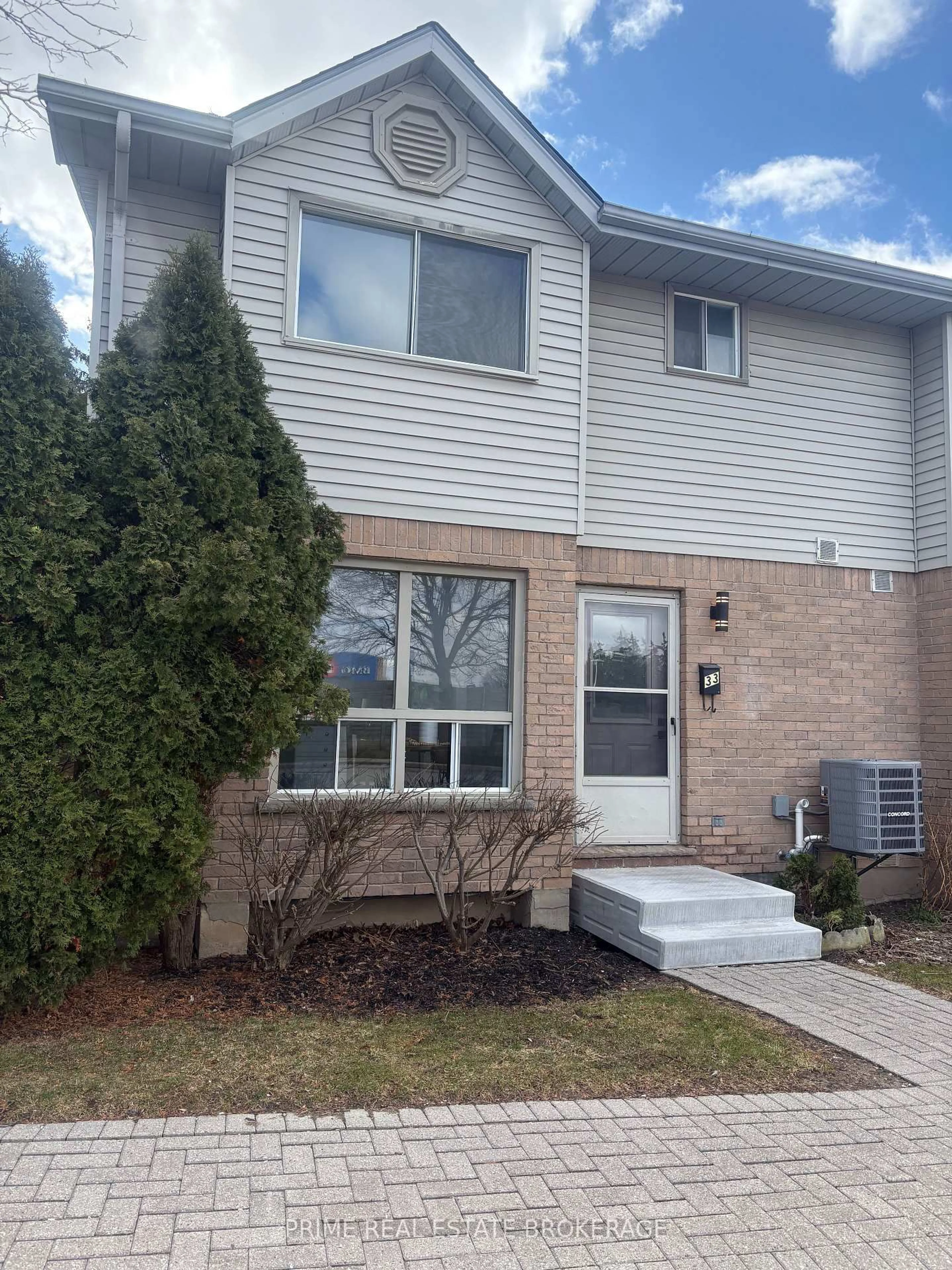 Home with vinyl exterior material, street for 35 Waterman Ave #33, London South Ontario N6C 5T3