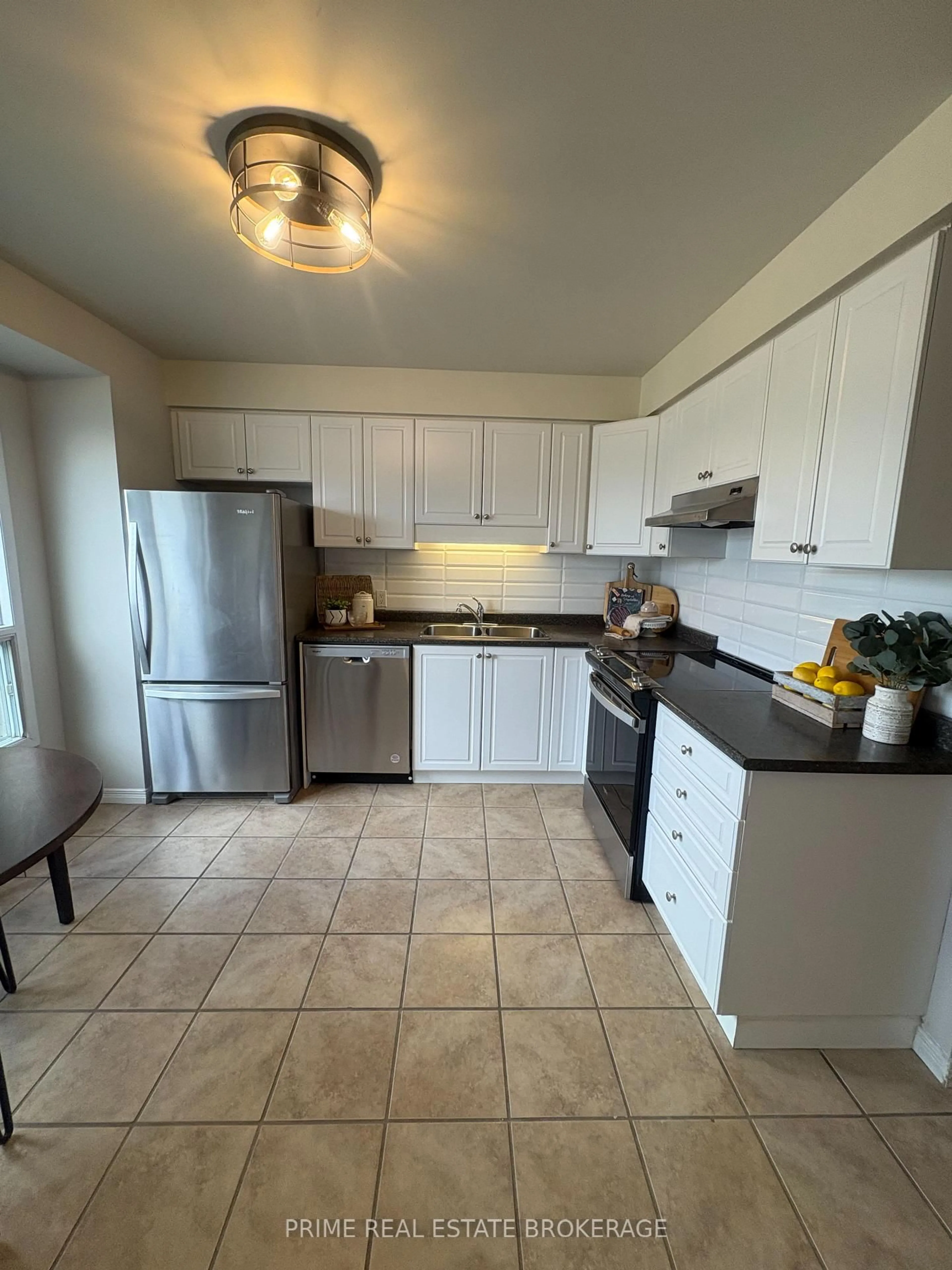 Standard kitchen, ceramic/tile floor for 35 Waterman Ave #33, London South Ontario N6C 5T3
