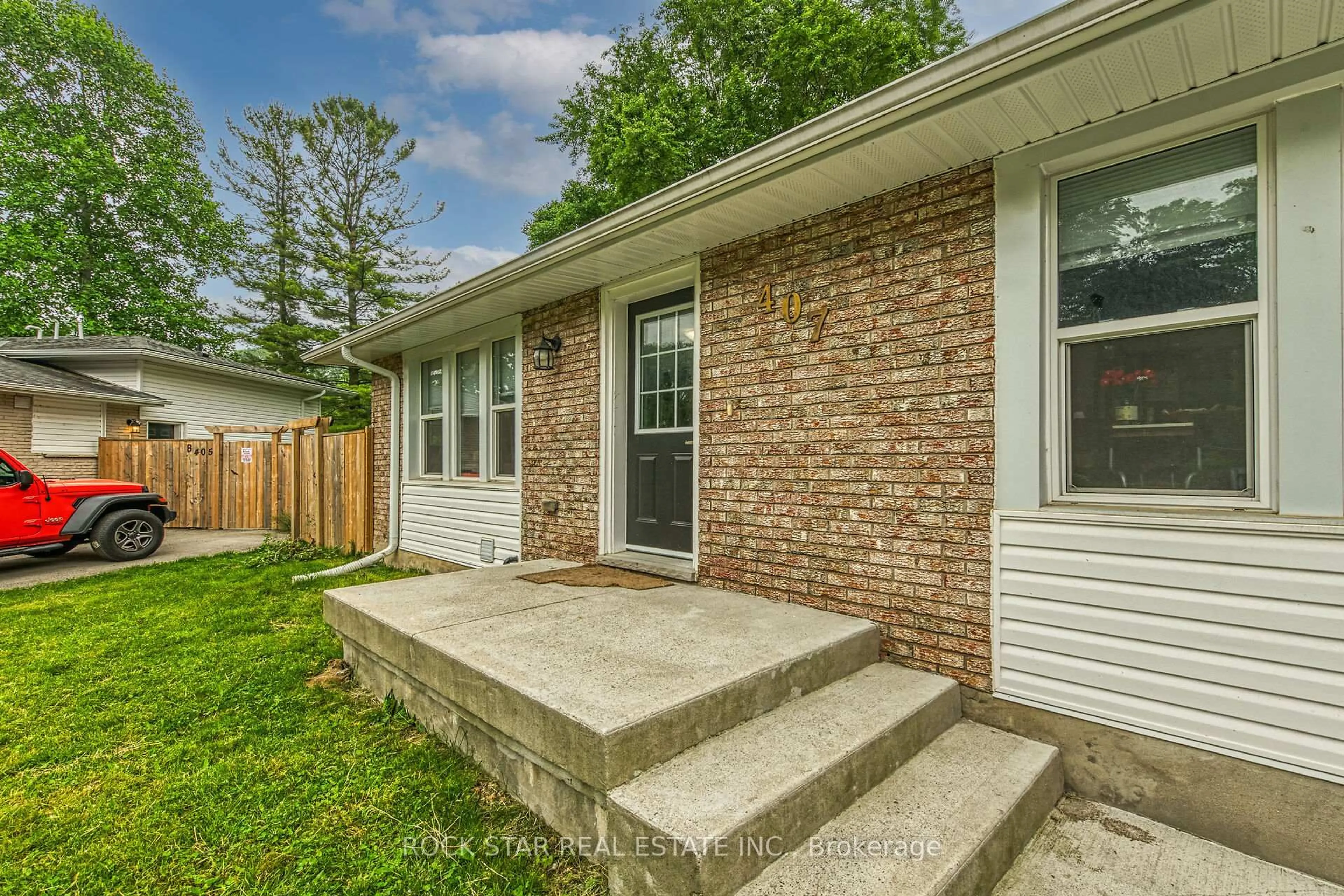 Home with brick exterior material, street for 407 Castlegrove Pl, London North Ontario N6G 1L1