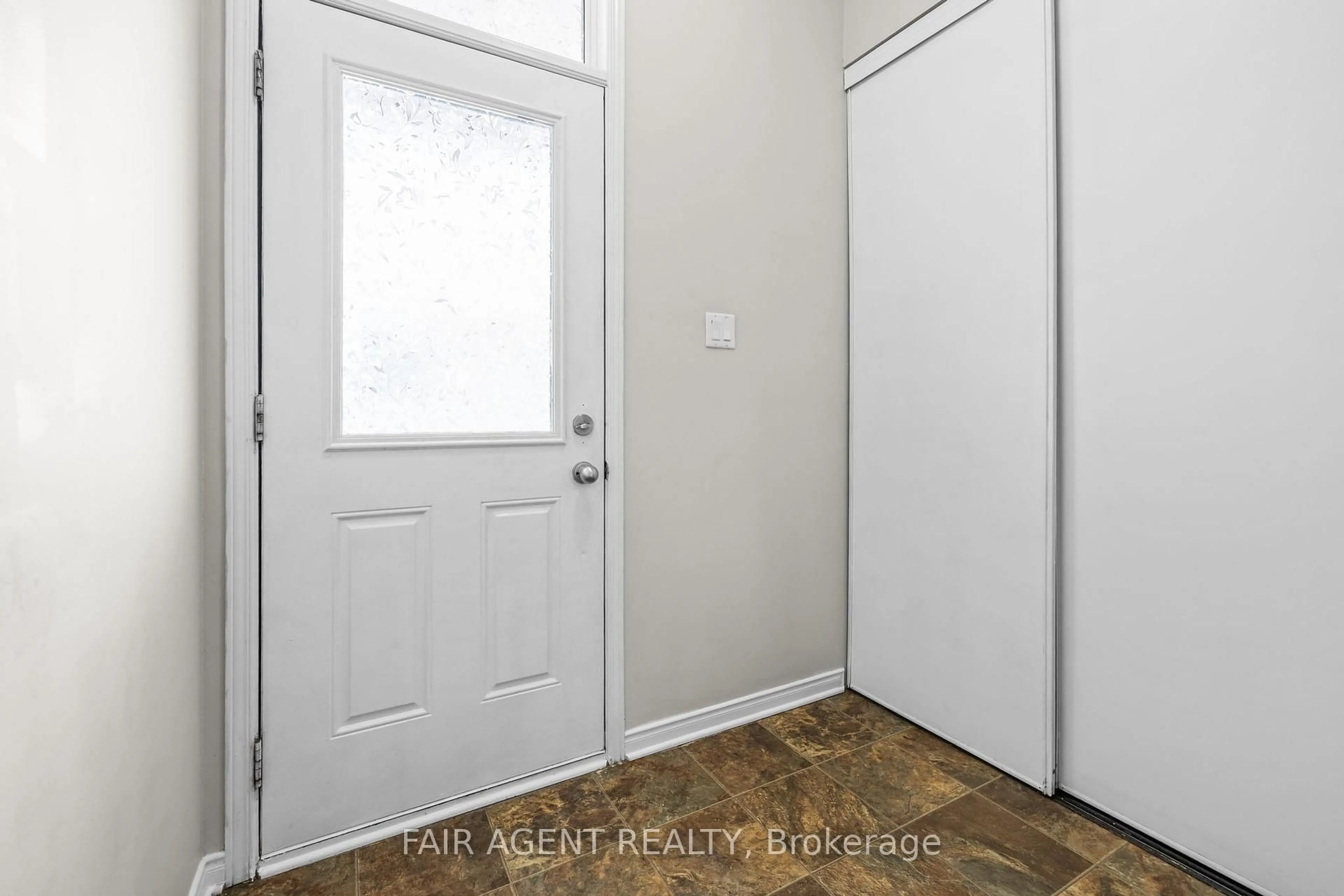 Unknown for 165 DAHLIA St, Clarence-Rockland Ontario K4K 0G1