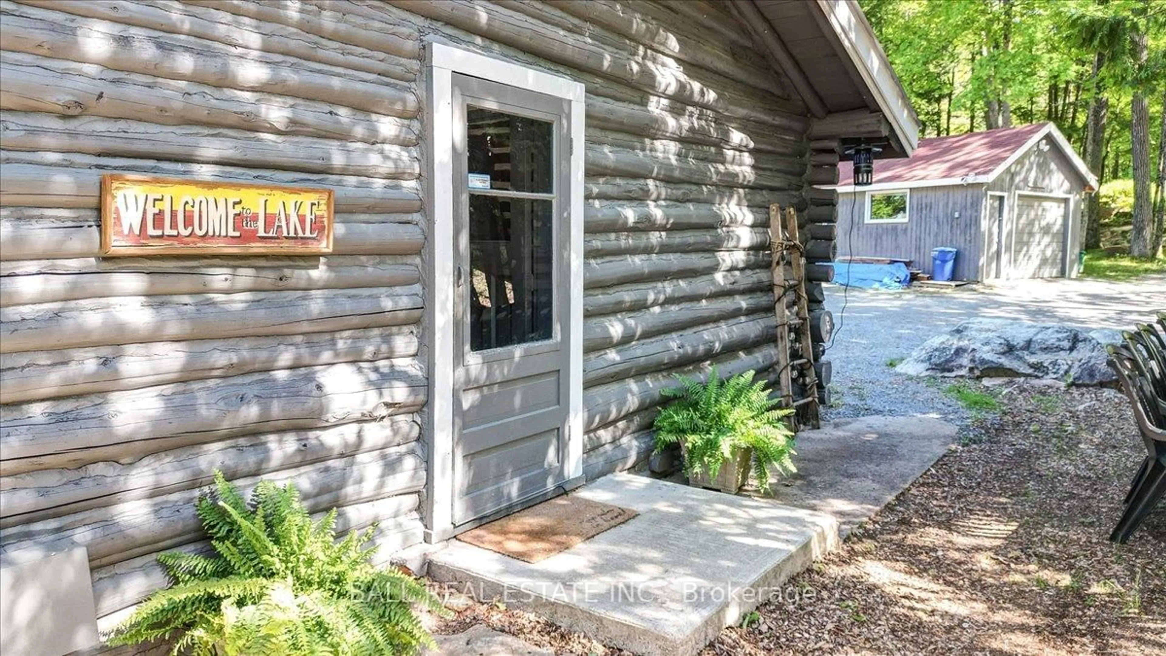 Indoor entryway for 139 Spence Rd, North Kawartha Ontario K0L 1A0