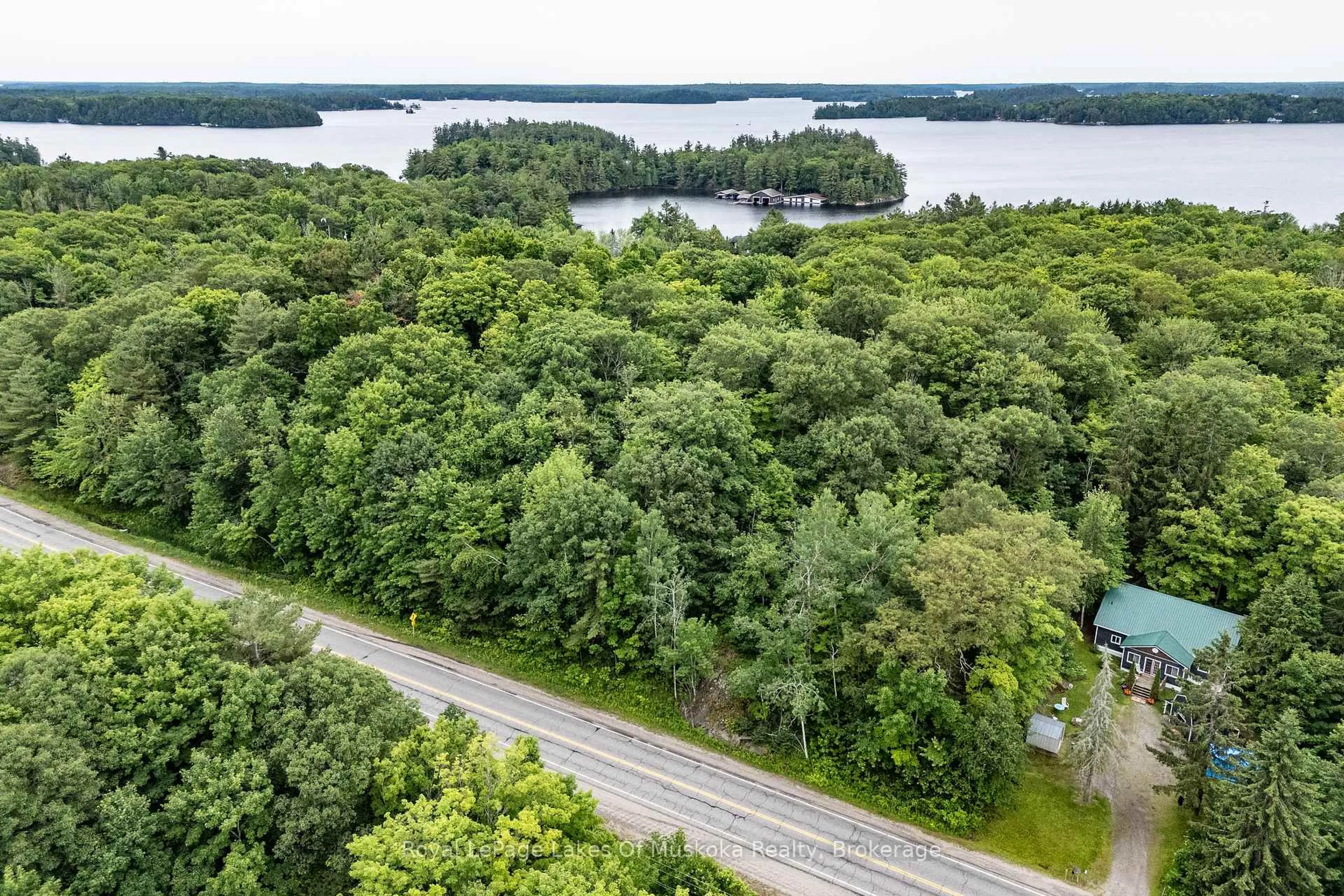 A pic from outside/outdoor area/front of a property/back of a property/a pic from drone, water/lake/river/ocean view for 2709 Muskoka District 118 Rd, Muskoka Lakes Ontario P0B 1J0