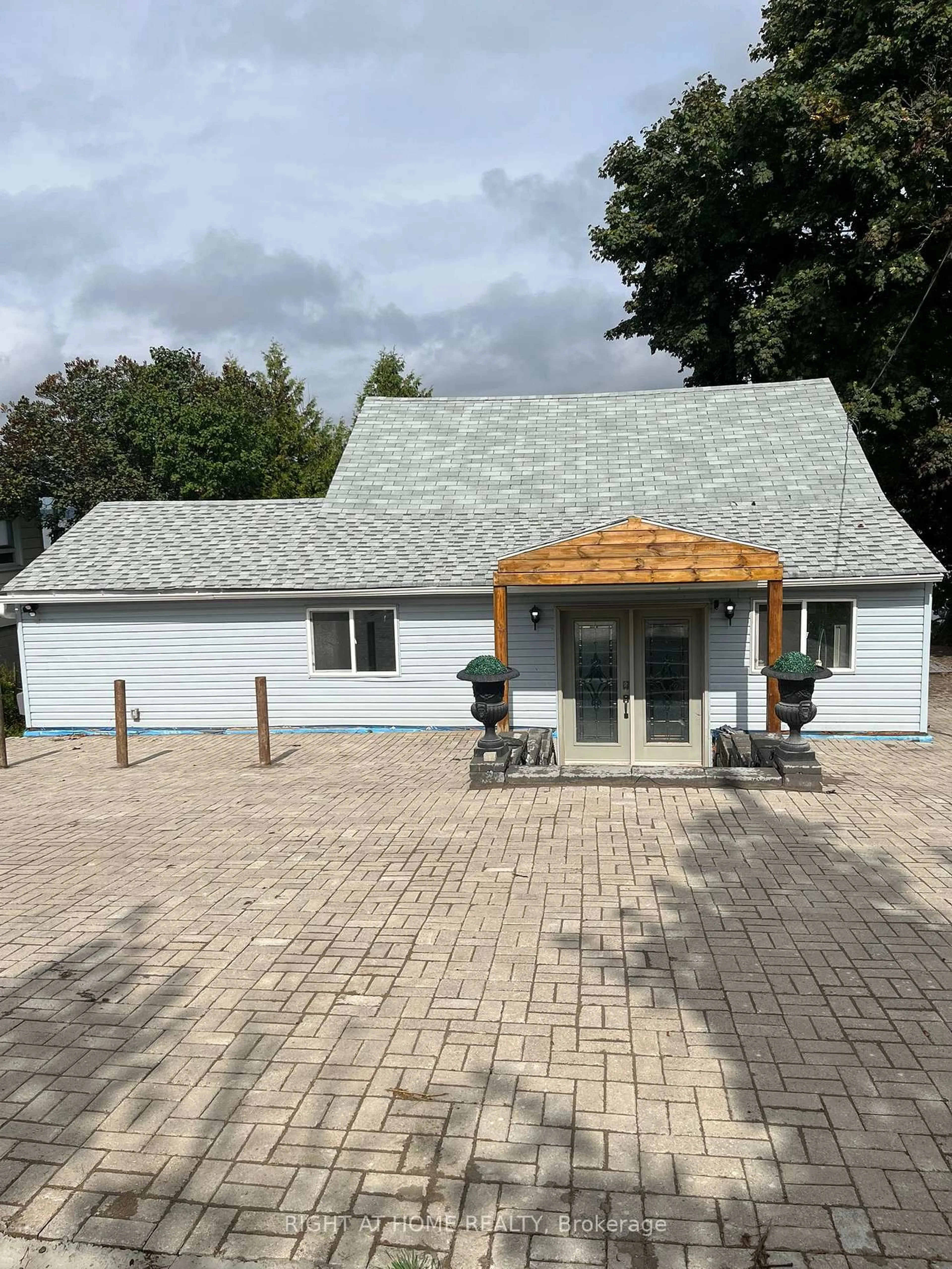 A pic from outside/outdoor area/front of a property/back of a property/a pic from drone, building for 6108 Curtis Point Rd #39, Alnwick/Haldimand Ontario K0K 2X0