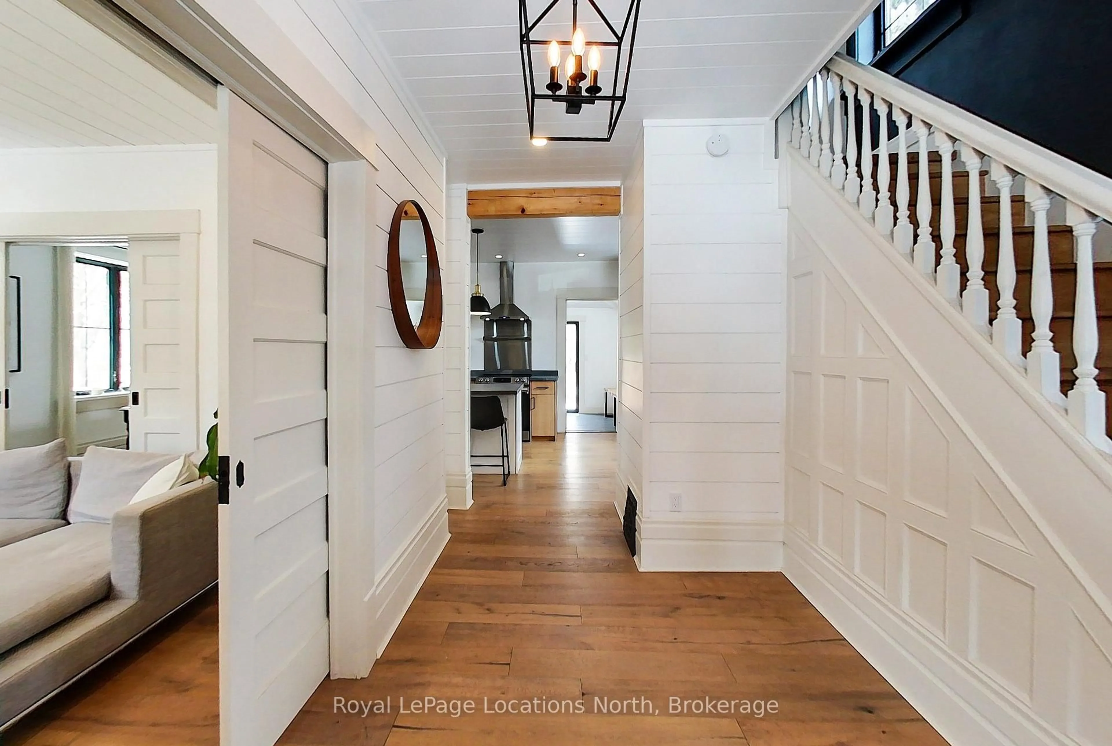 Indoor entryway for 24 Marshall St, Meaford Ontario N4L 1E3