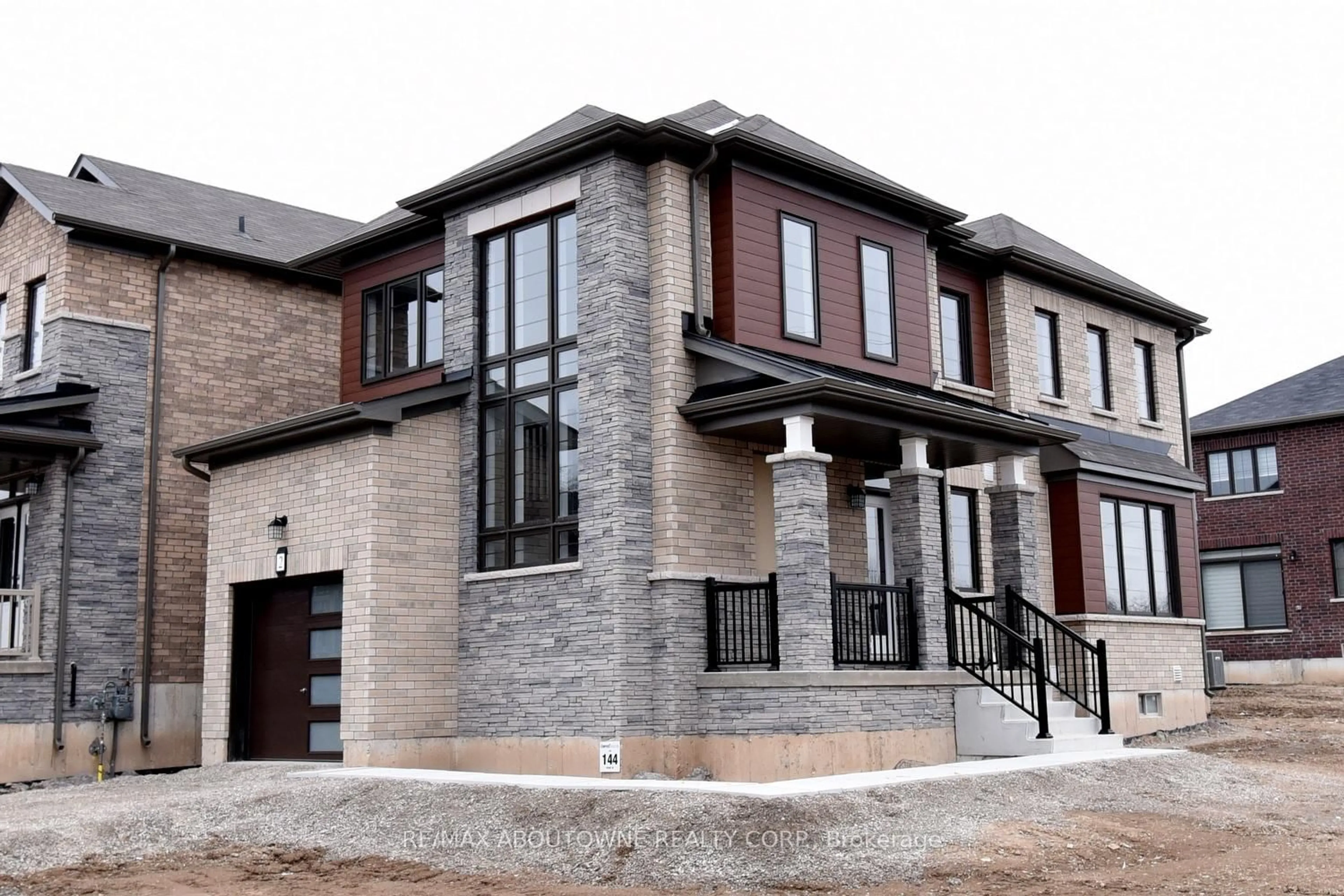 Home with brick exterior material, building for 2 Sundin Dr, Haldimand Ontario N3W 0H1