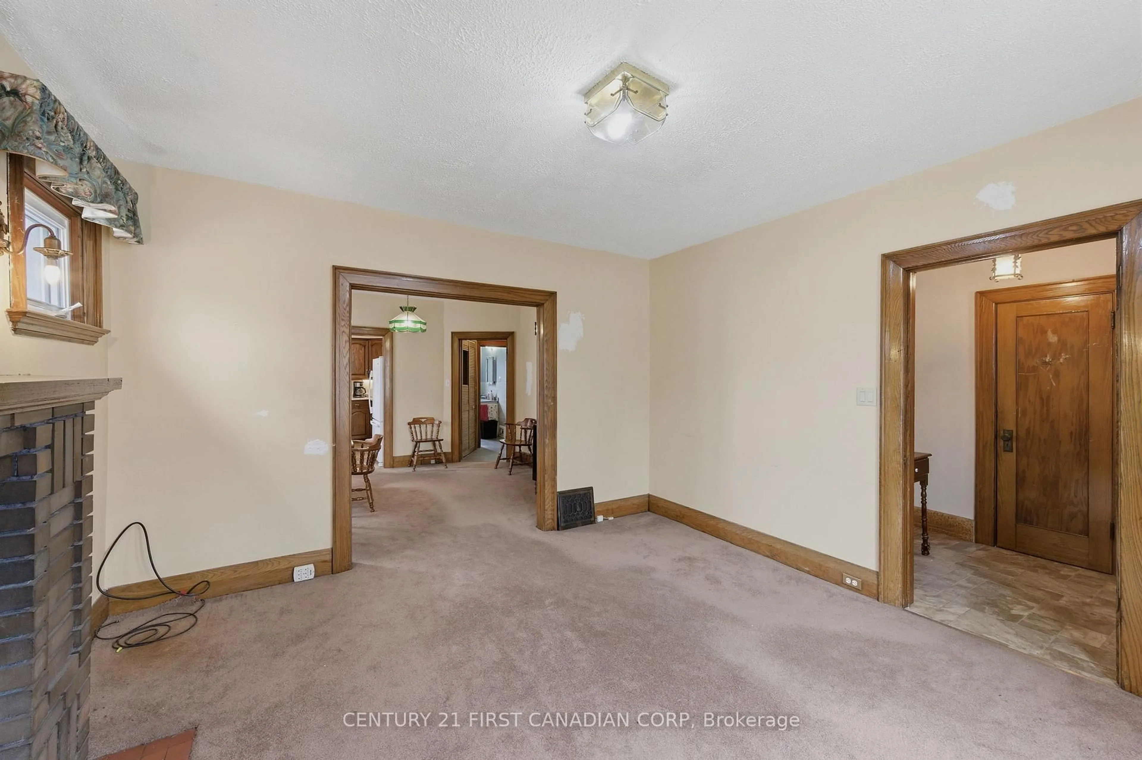 A pic of a room for 523 Hale St, London East Ontario N5W 1G9