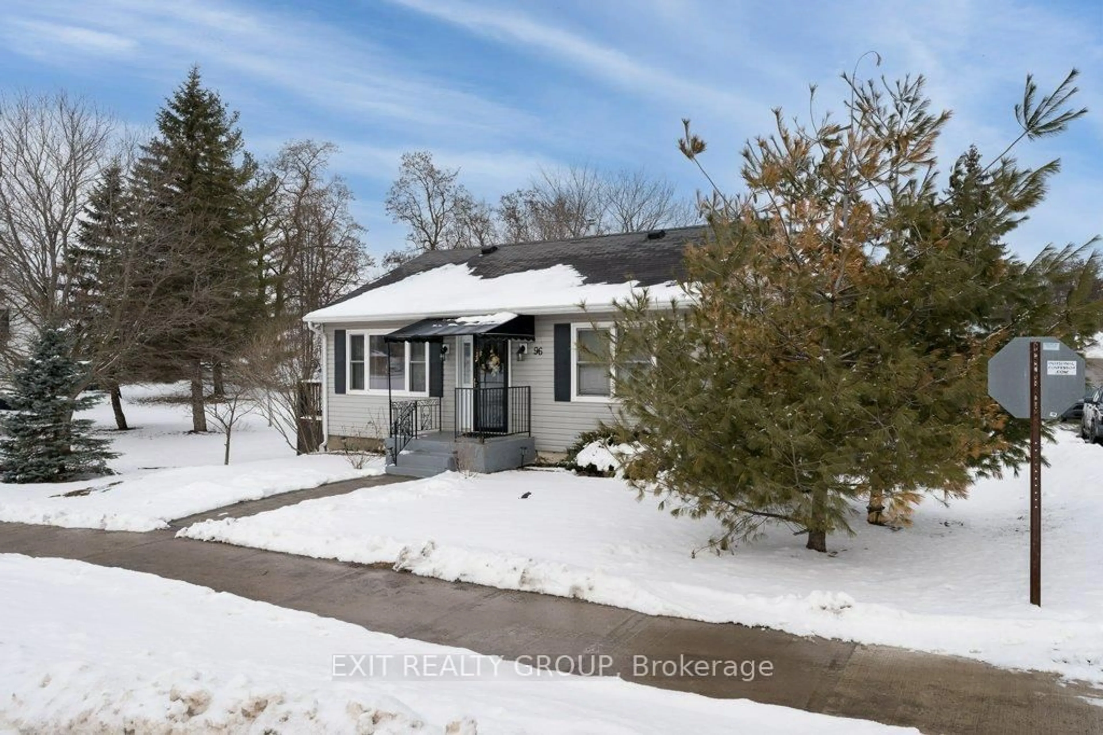 A pic from outside/outdoor area/front of a property/back of a property/a pic from drone, street for 96 Elgin St, Madoc Ontario K0K 2K0