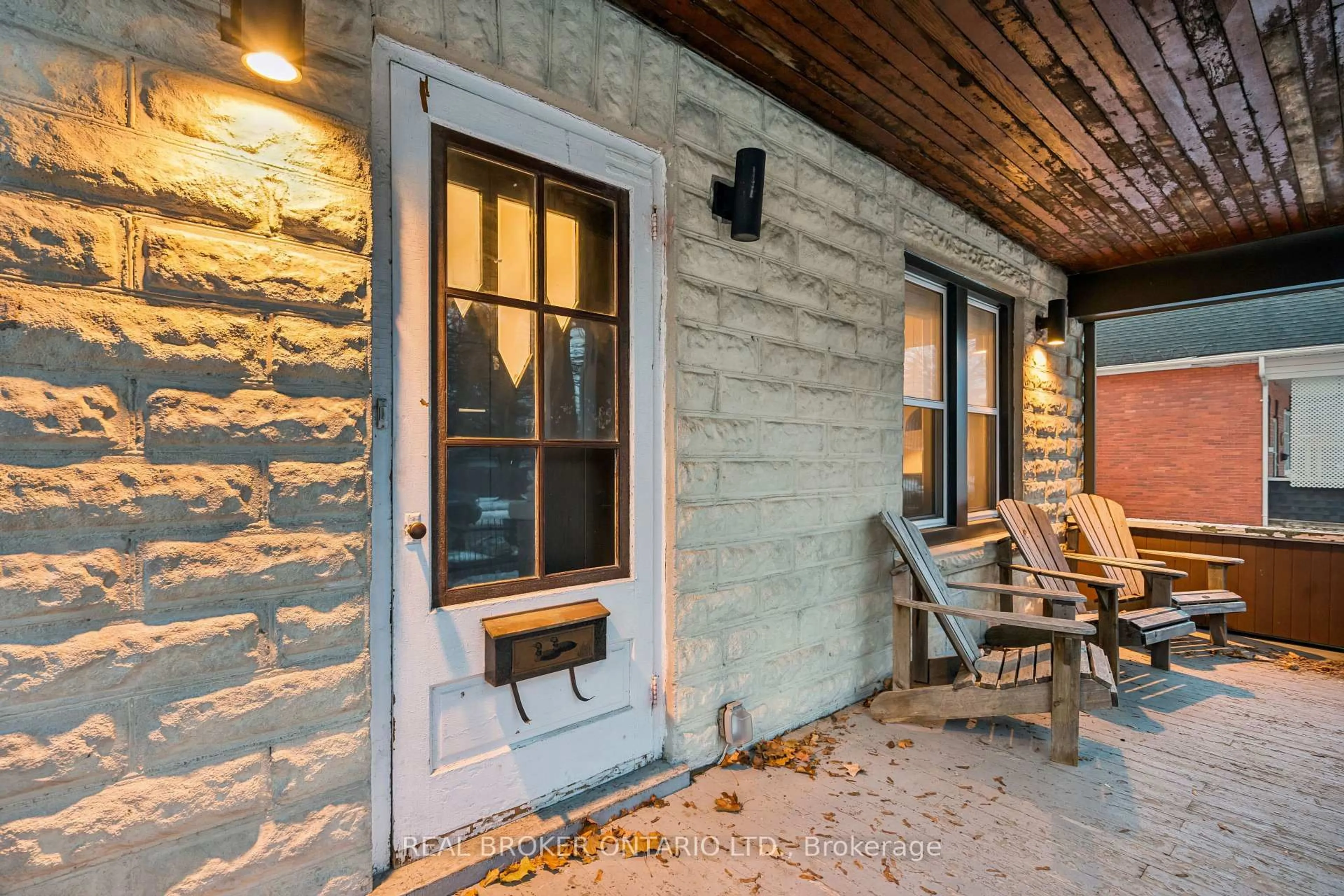 Unknown for 855 Hamilton St, Cambridge Ontario N3H 3E7