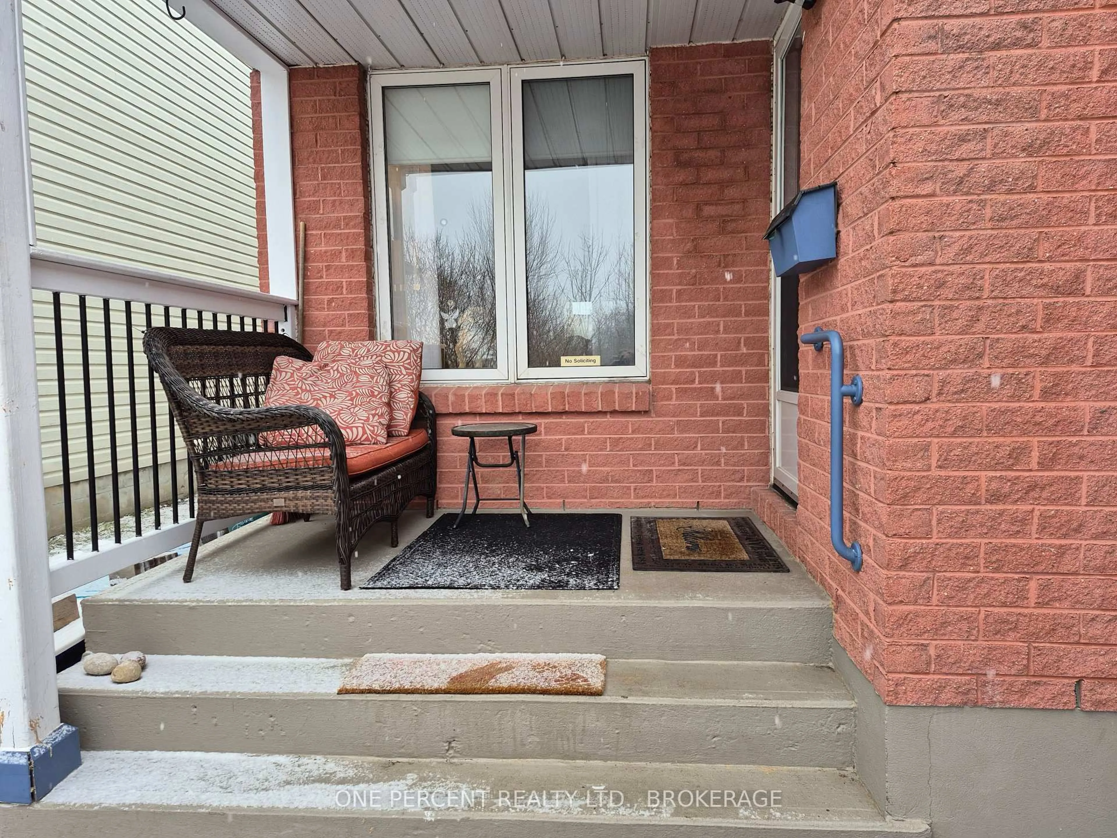 Unknown for 281 Grandtrunk Ave, Kingston Ontario K7M 8P2