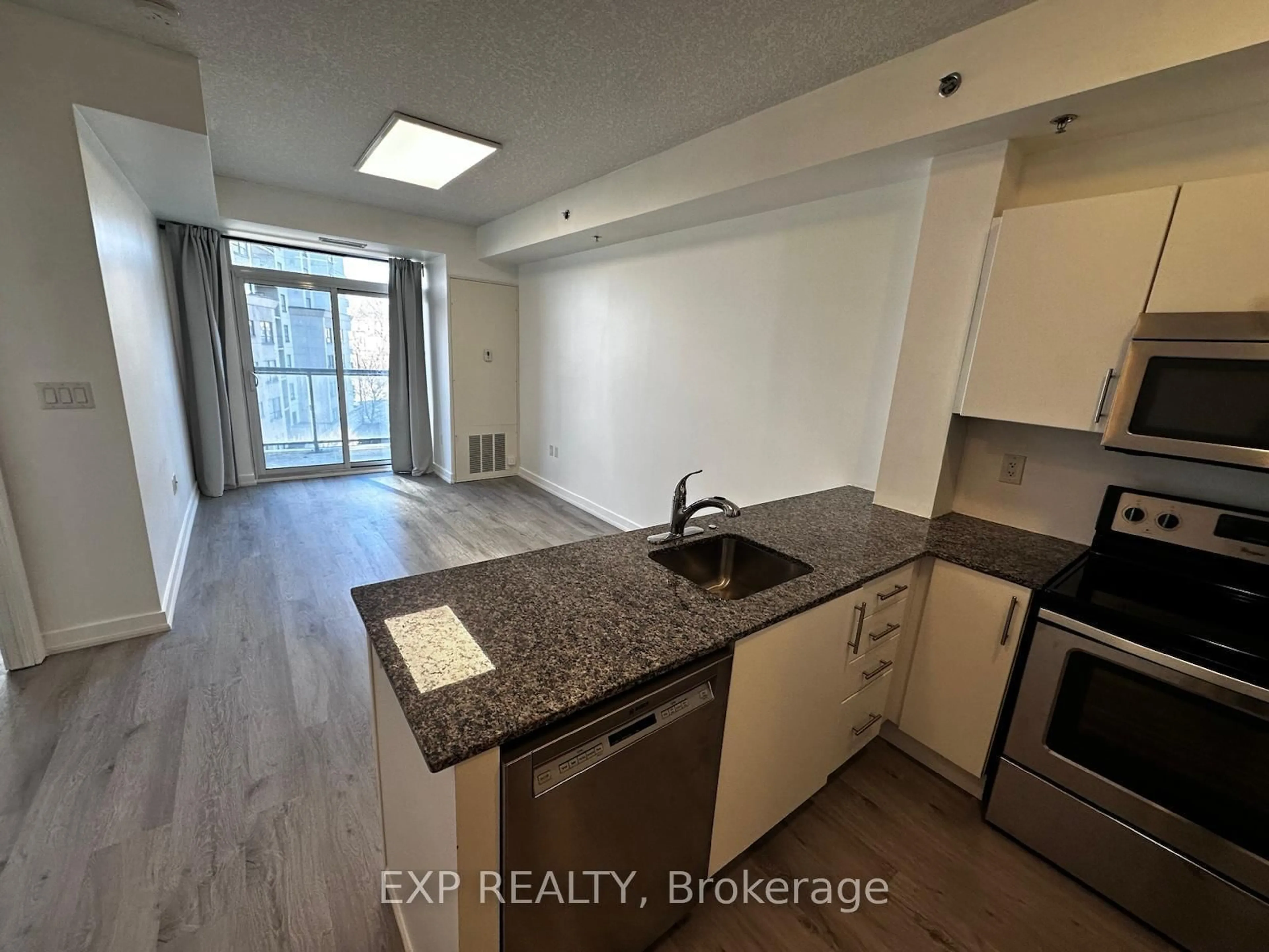 Standard kitchen, unknown for 150 Water St #402, Cambridge Ontario N1R 3B6