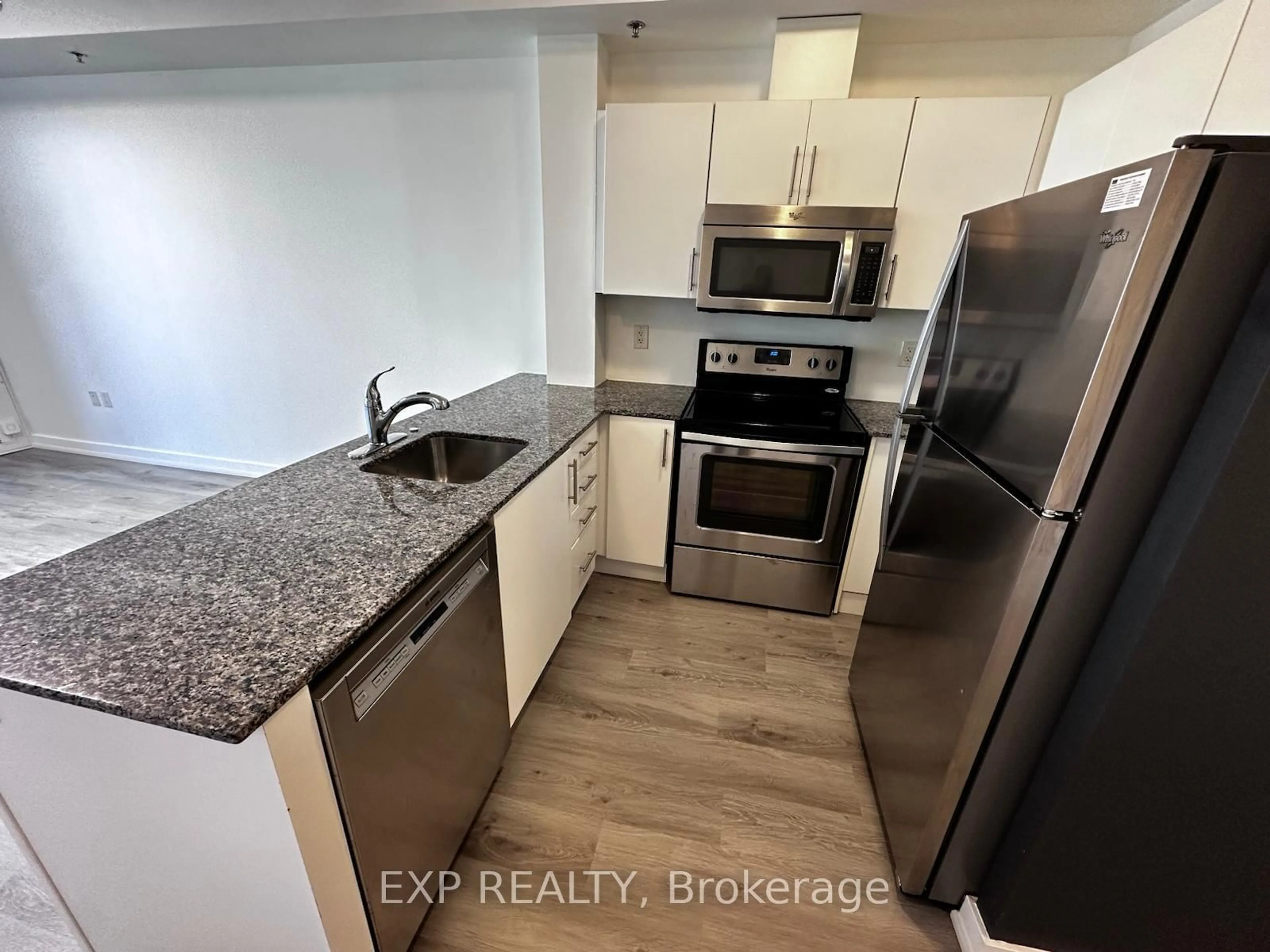 Standard kitchen, unknown for 150 Water St #402, Cambridge Ontario N1R 3B6