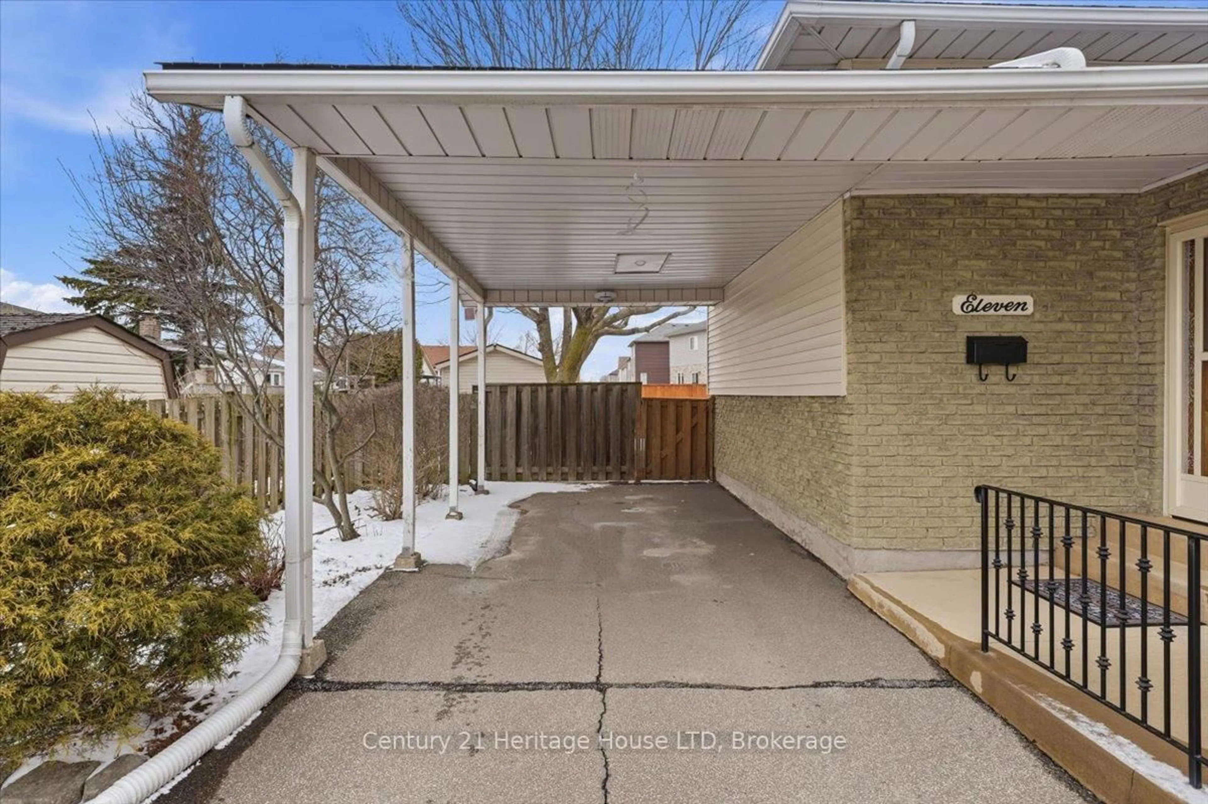 Unknown for 11 Robert St, Welland Ontario L3B 5T8