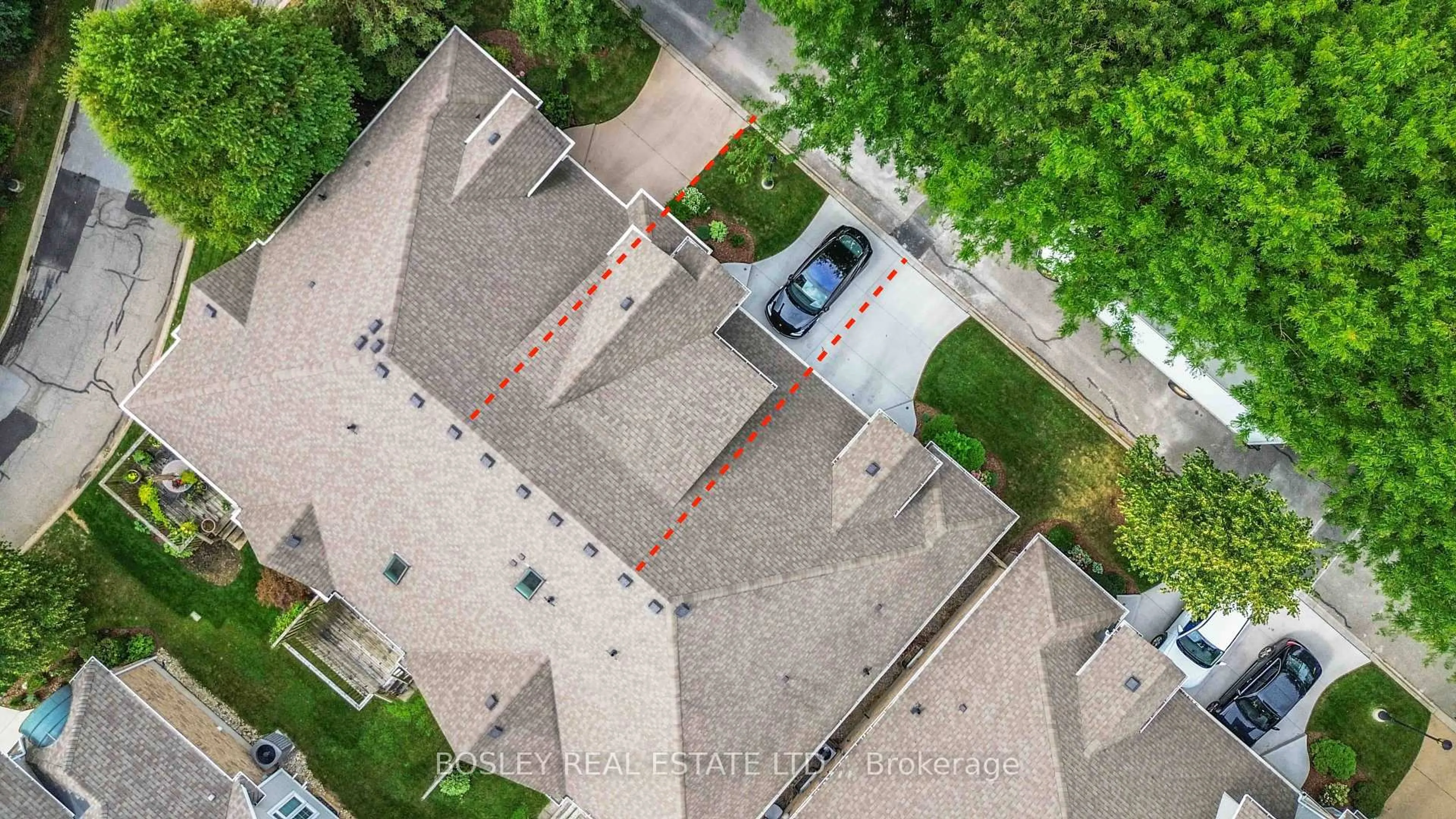 A pic from outside/outdoor area/front of a property/back of a property/a pic from drone, street for 308 Queenston St #14, St. Catharines Ontario L2P 2X4