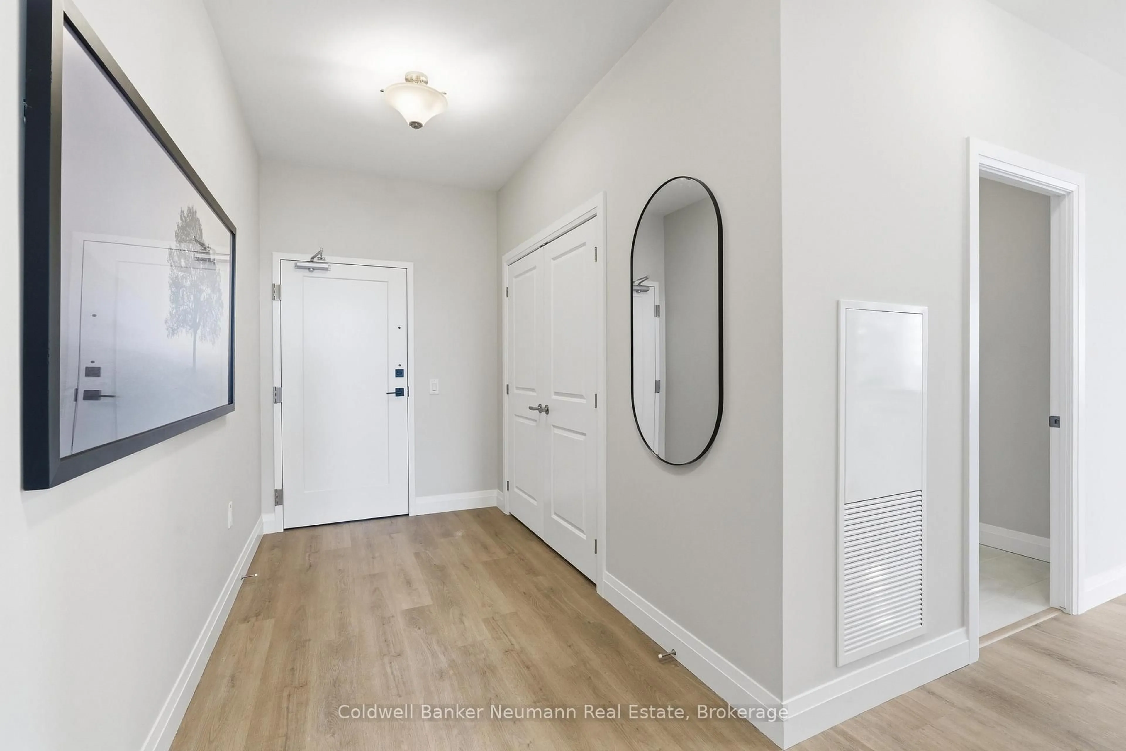 Indoor entryway for 1882 Gordon St #813, Guelph Ontario N1L 0P6