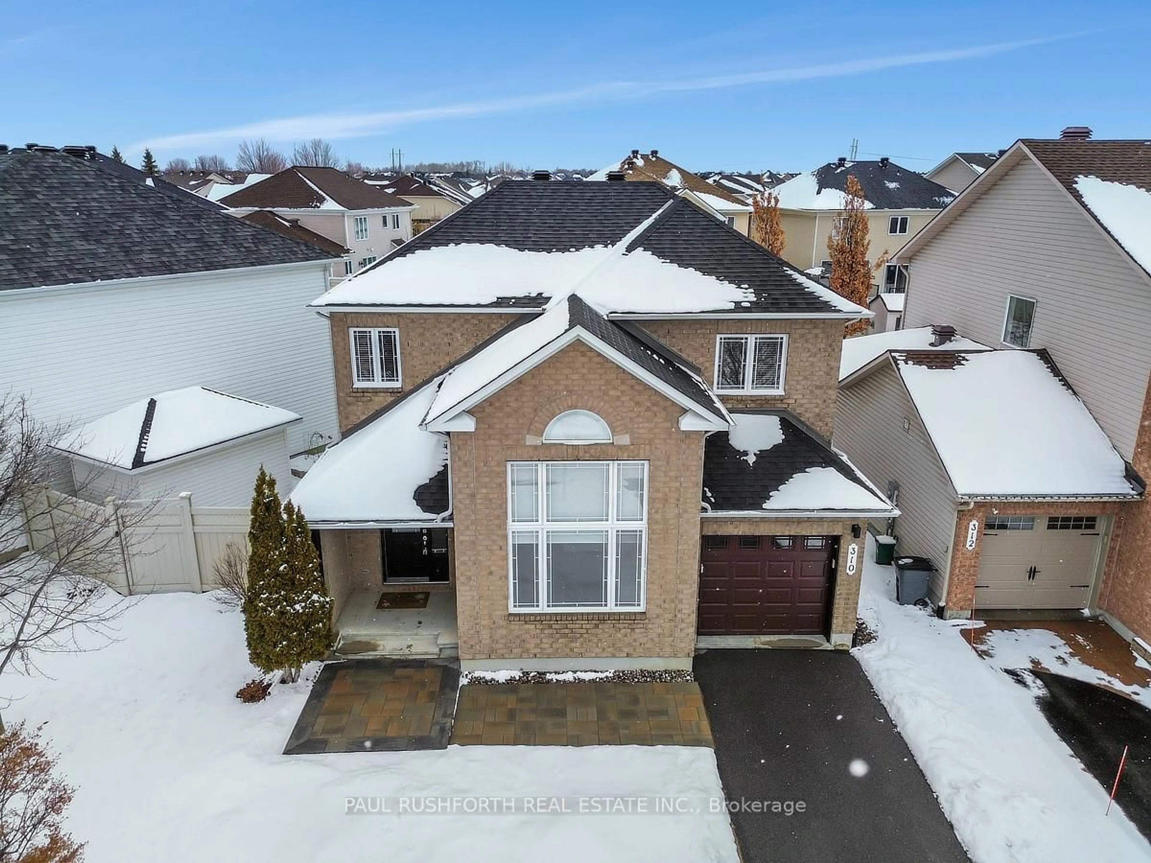 A pic from outside/outdoor area/front of a property/back of a property/a pic from drone, street for 310 Sarabella St, Ottawa Ontario K4A 0A3