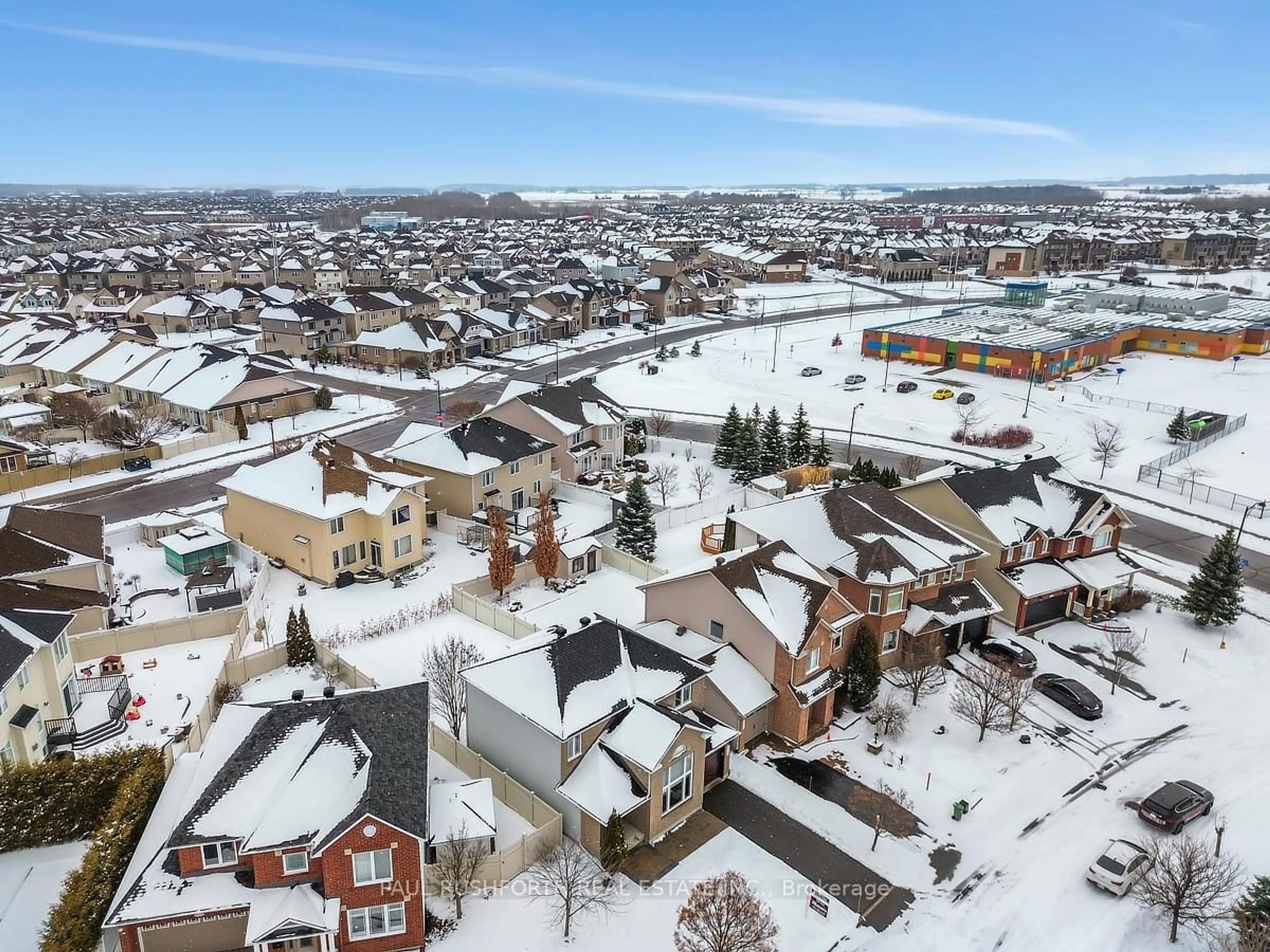 A pic from outside/outdoor area/front of a property/back of a property/a pic from drone, street for 310 Sarabella St, Ottawa Ontario K4A 0A3