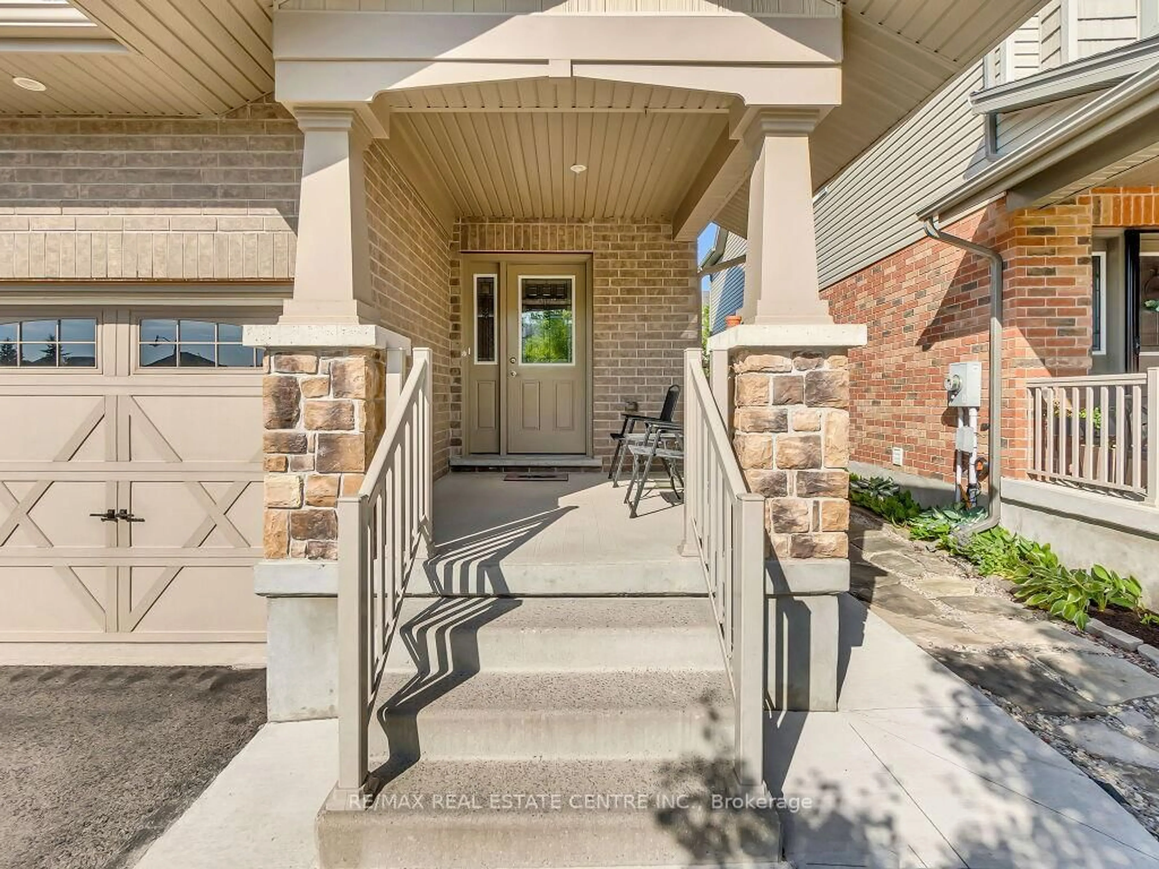 Indoor entryway for 269 Goodwin Dr, Guelph Ontario N1L 0K1