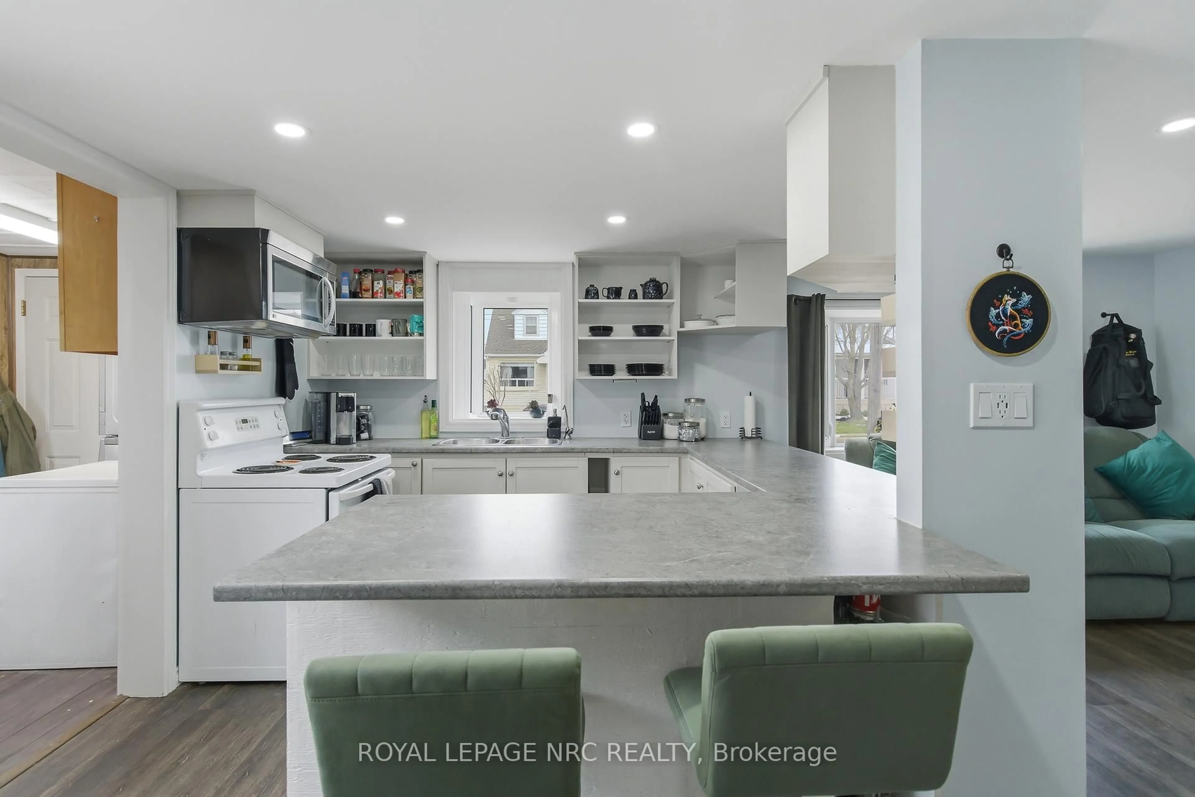 Open concept kitchen, unknown for 507 HARRIET St, Welland Ontario L3B 2H9