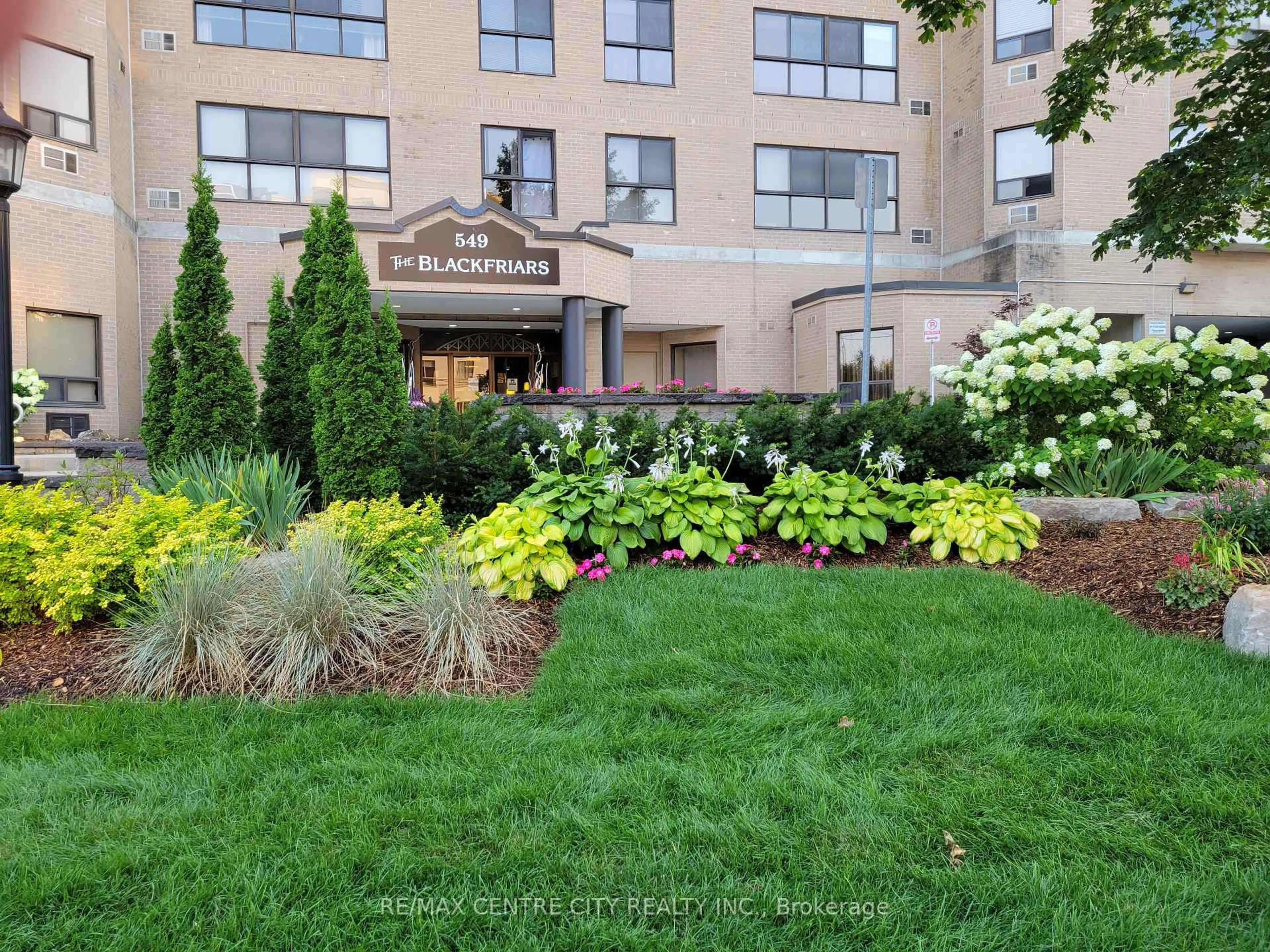 Patio, building for 549 Ridout St #205, London East Ontario N6A 5N5