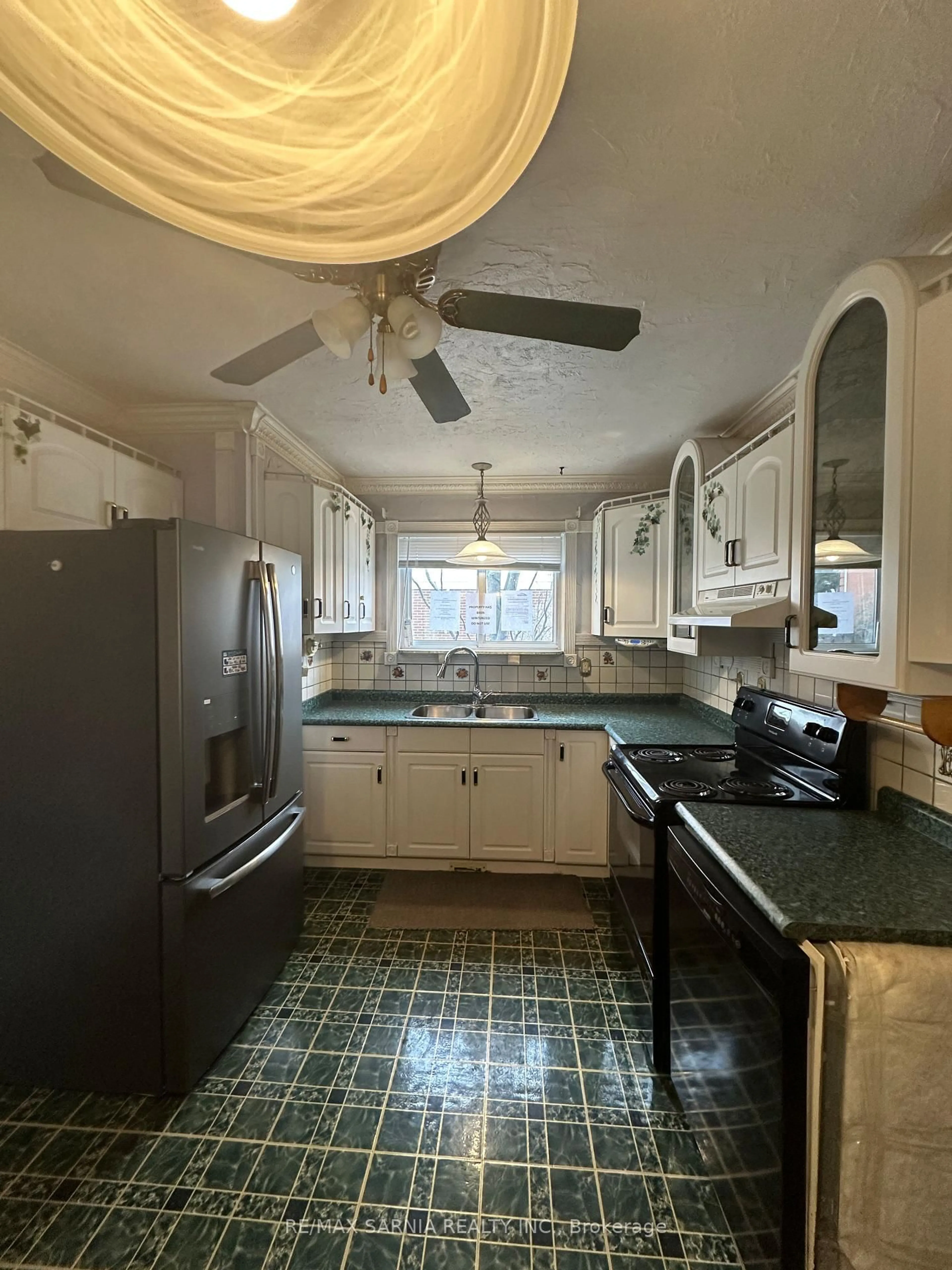 Unknown for 3022 Meadowbrook Lane #2, Windsor Ontario N8T 3G8