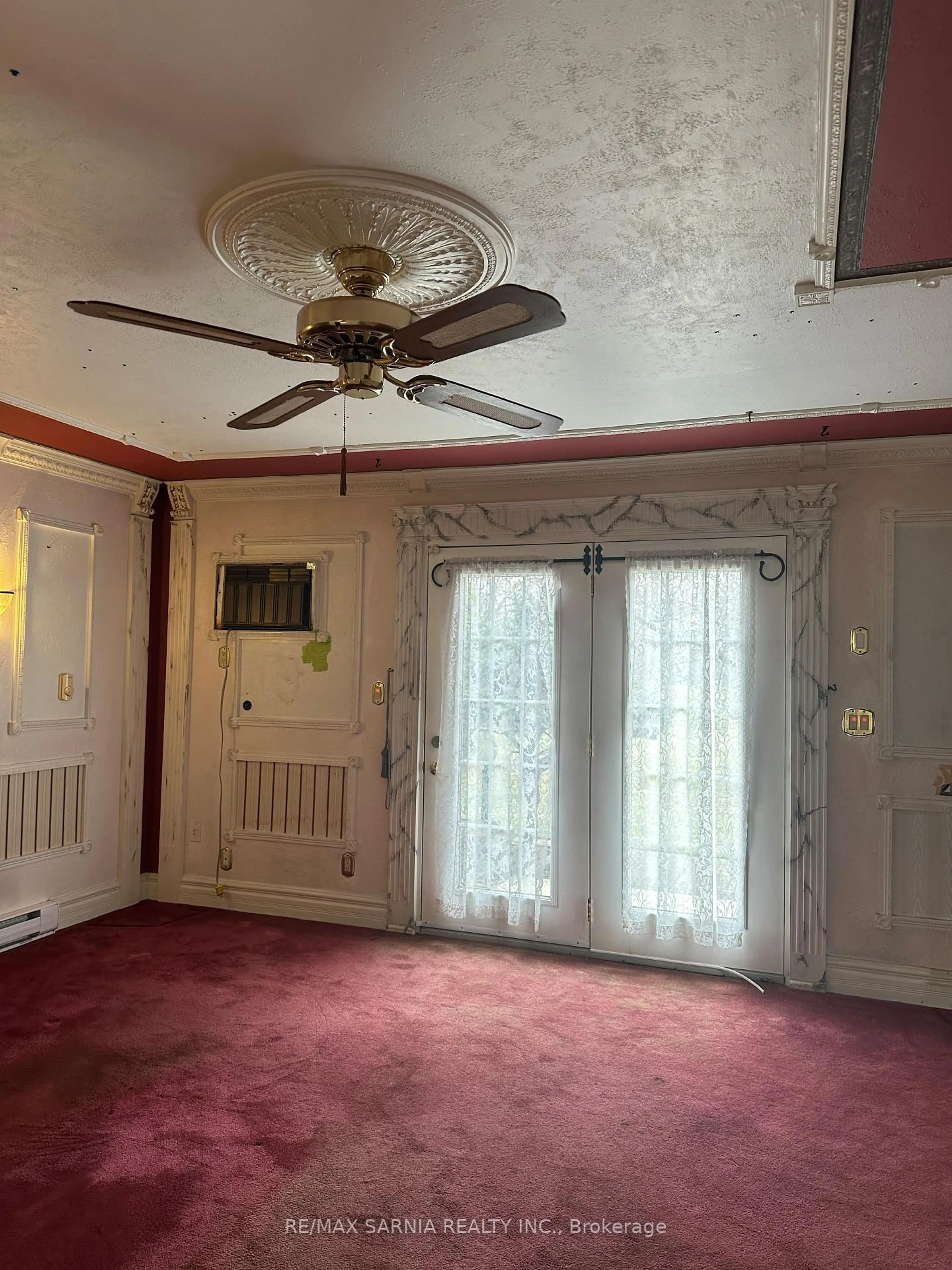 A pic of a room for 3022 Meadowbrook Lane #2, Windsor Ontario N8T 3G8