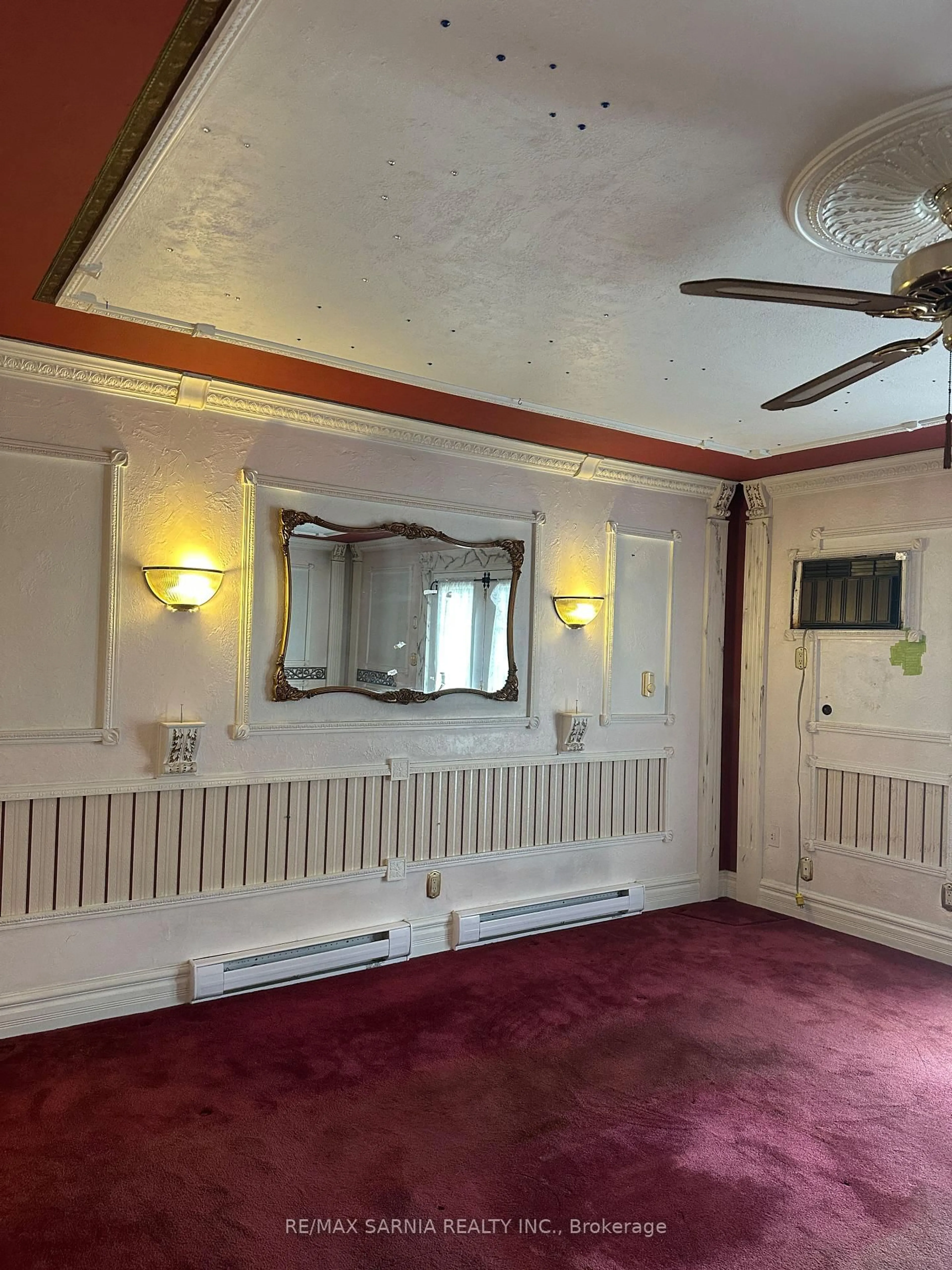 A pic of a room for 3022 Meadowbrook Lane #2, Windsor Ontario N8T 3G8