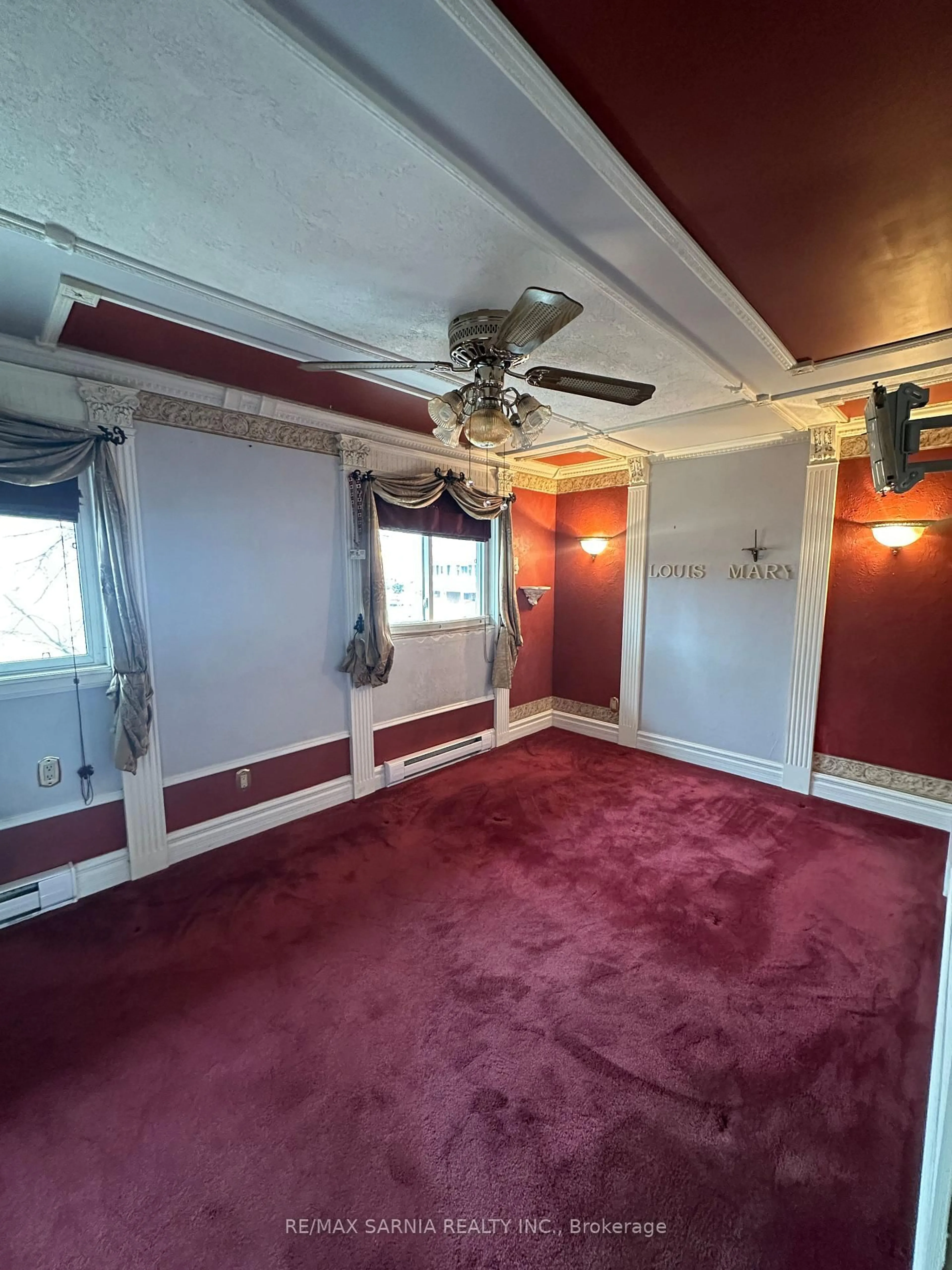 A pic of a room for 3022 Meadowbrook Lane #2, Windsor Ontario N8T 3G8