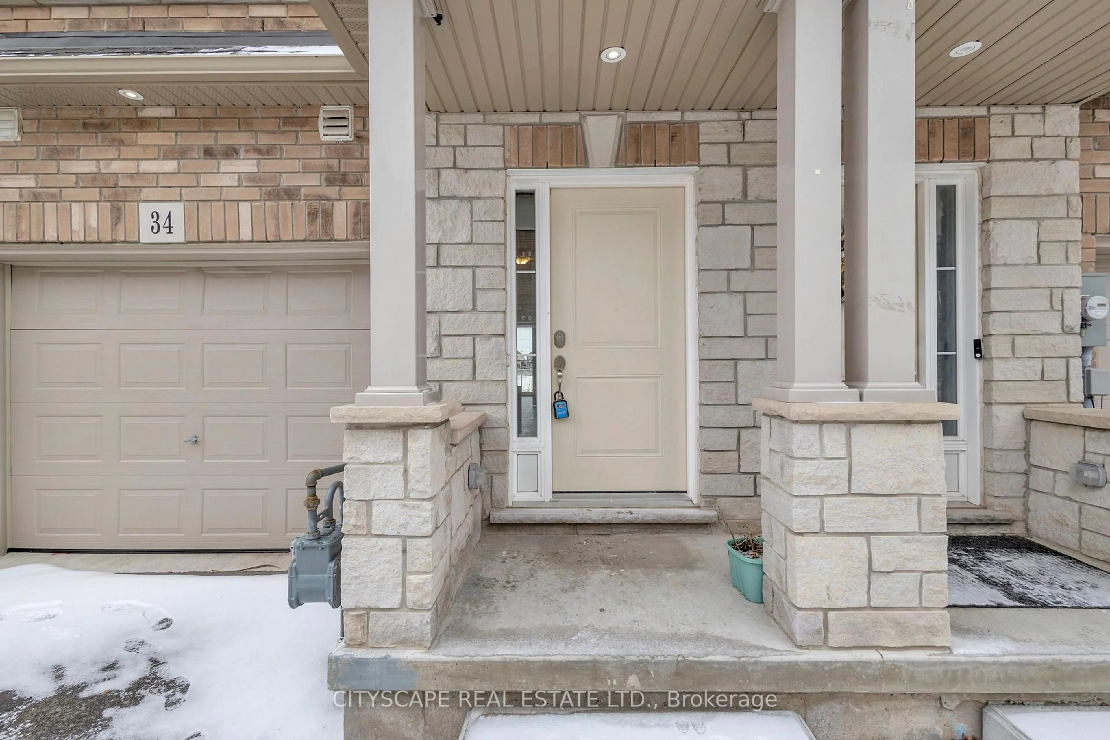 Indoor entryway for 34 Laguna Village Cres #9, Hamilton Ontario L0R 1P0